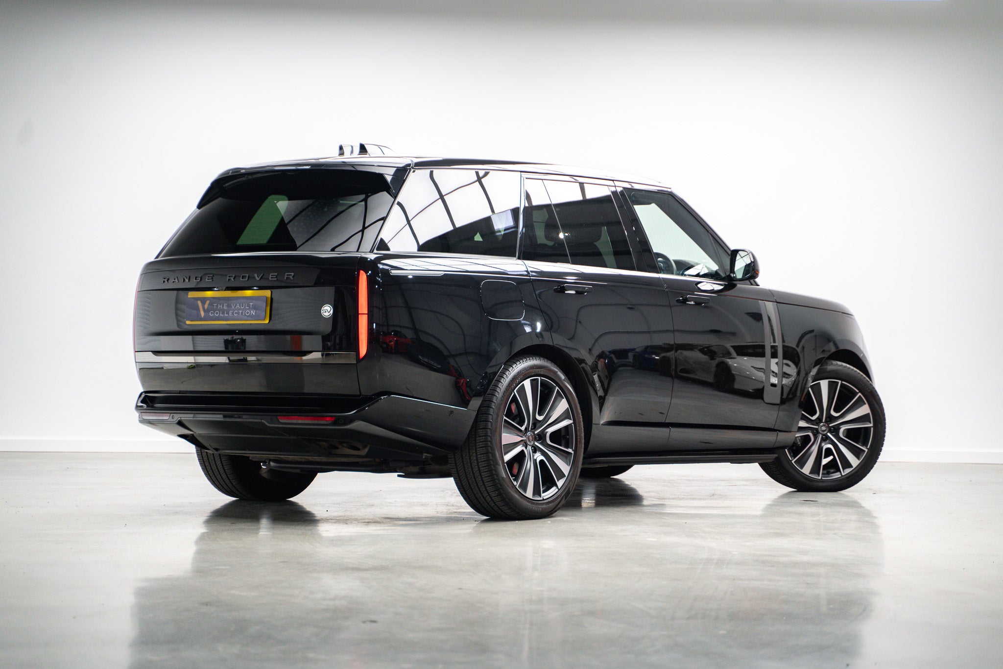 2023 Range Rover P530 SV