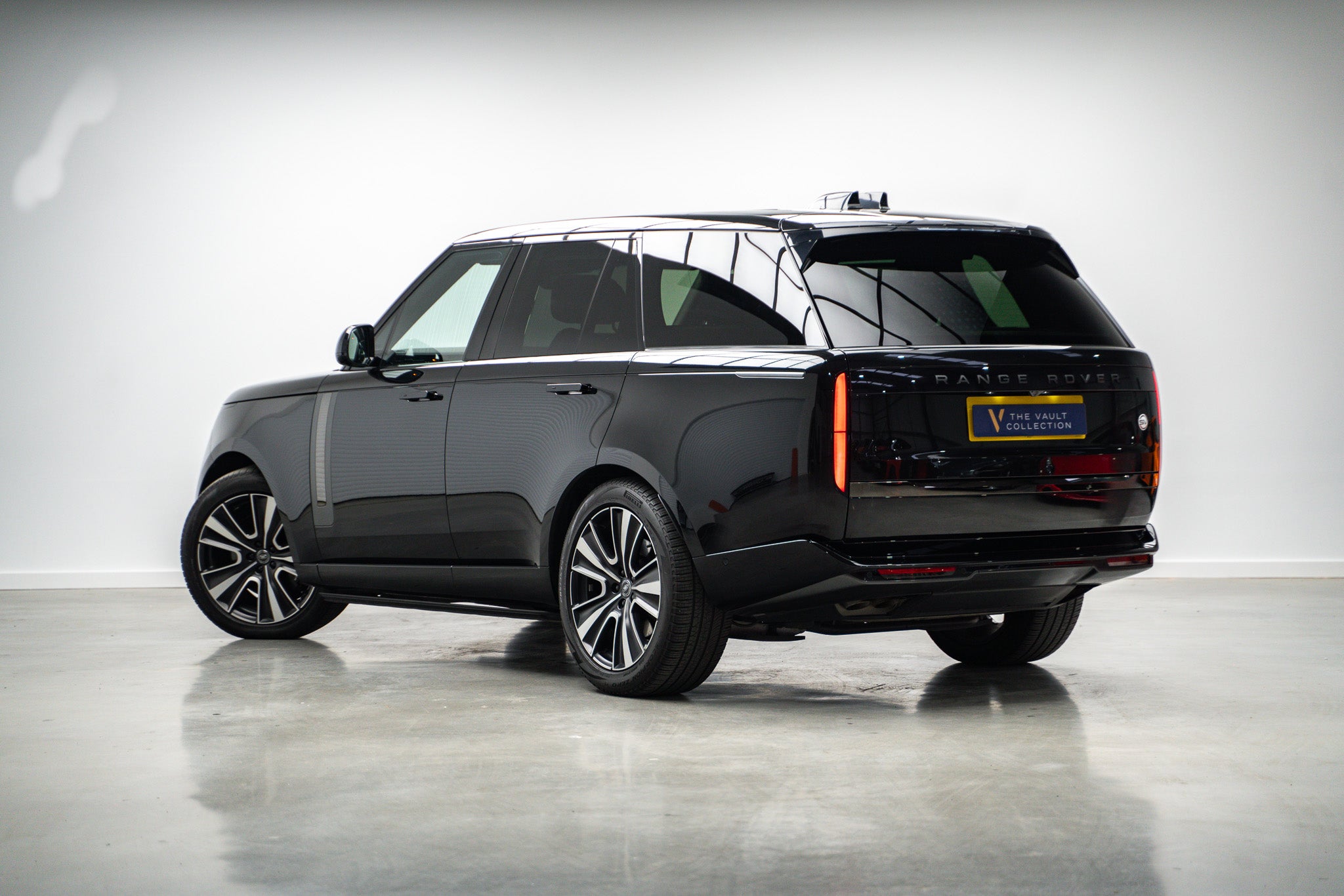 2023 Range Rover P530 SV