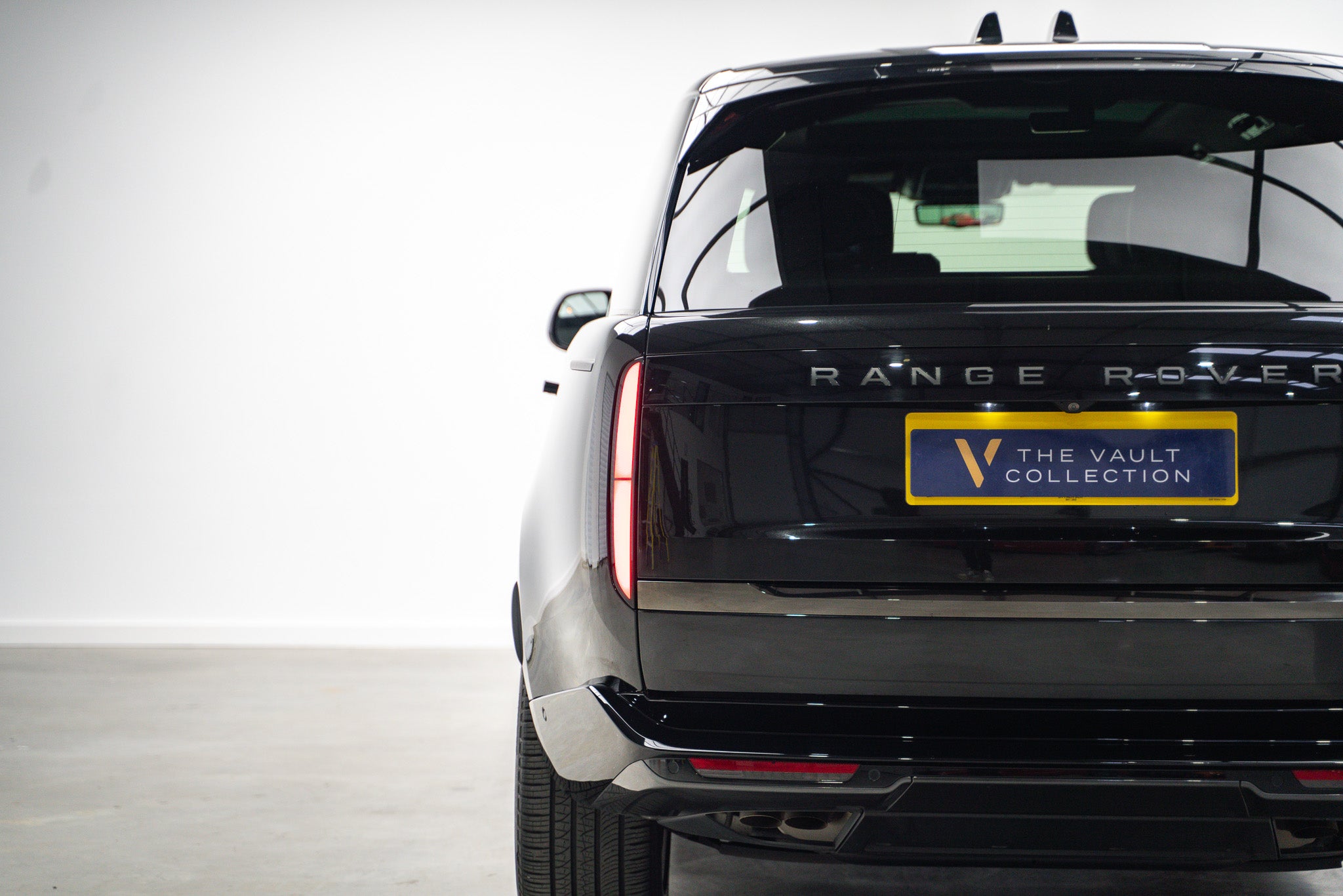 2023 Range Rover P530 SV