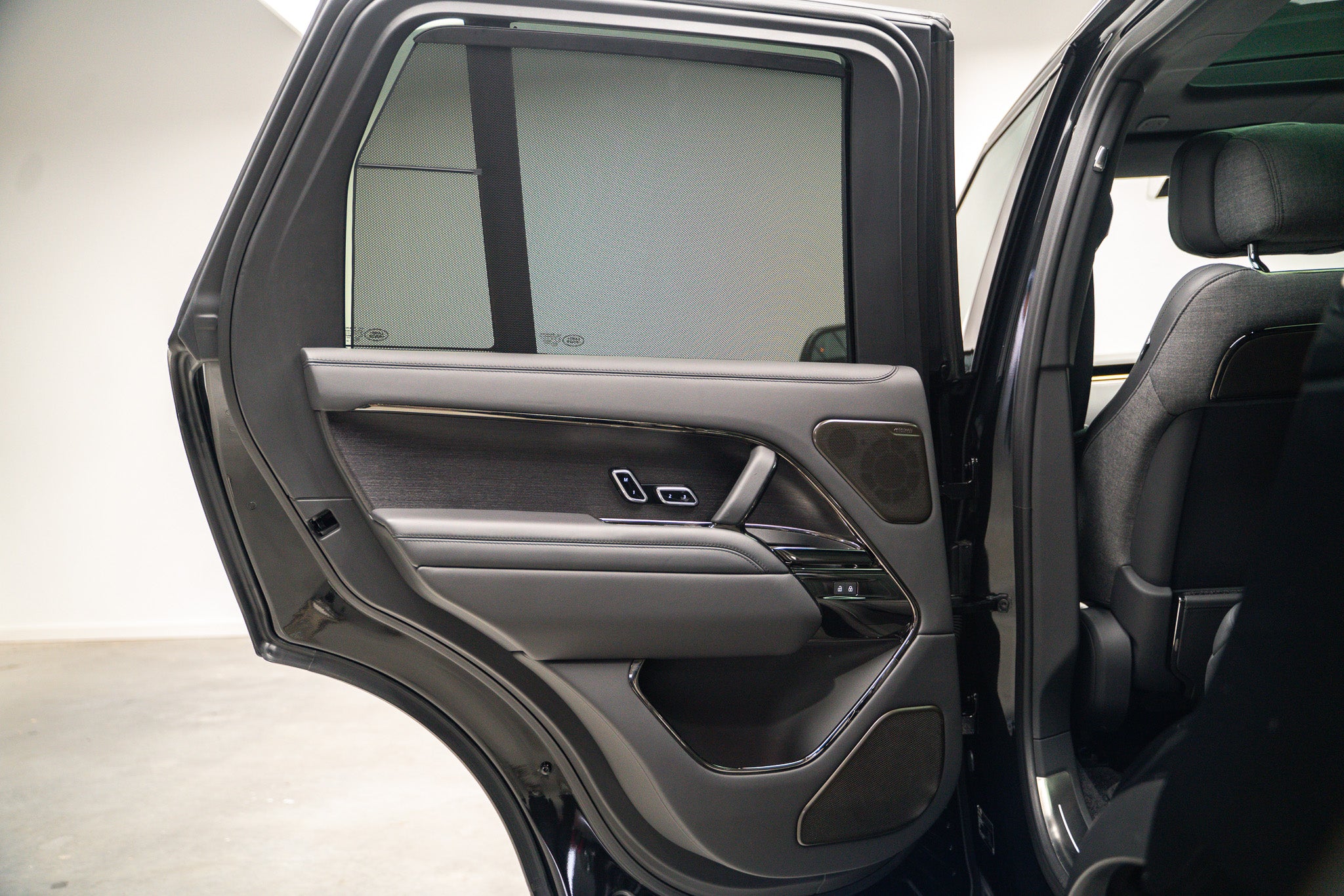 2023 Range Rover P530 SV