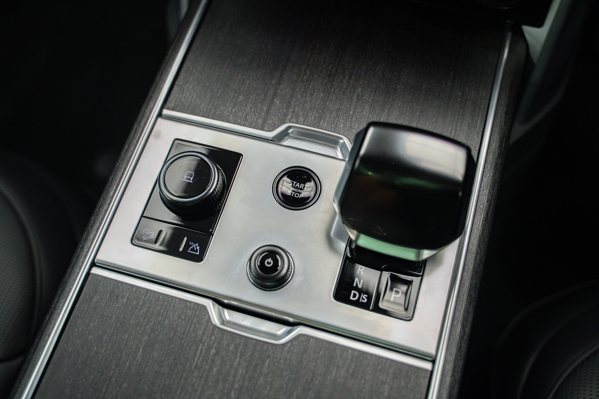 2023 Range Rover P530 SV