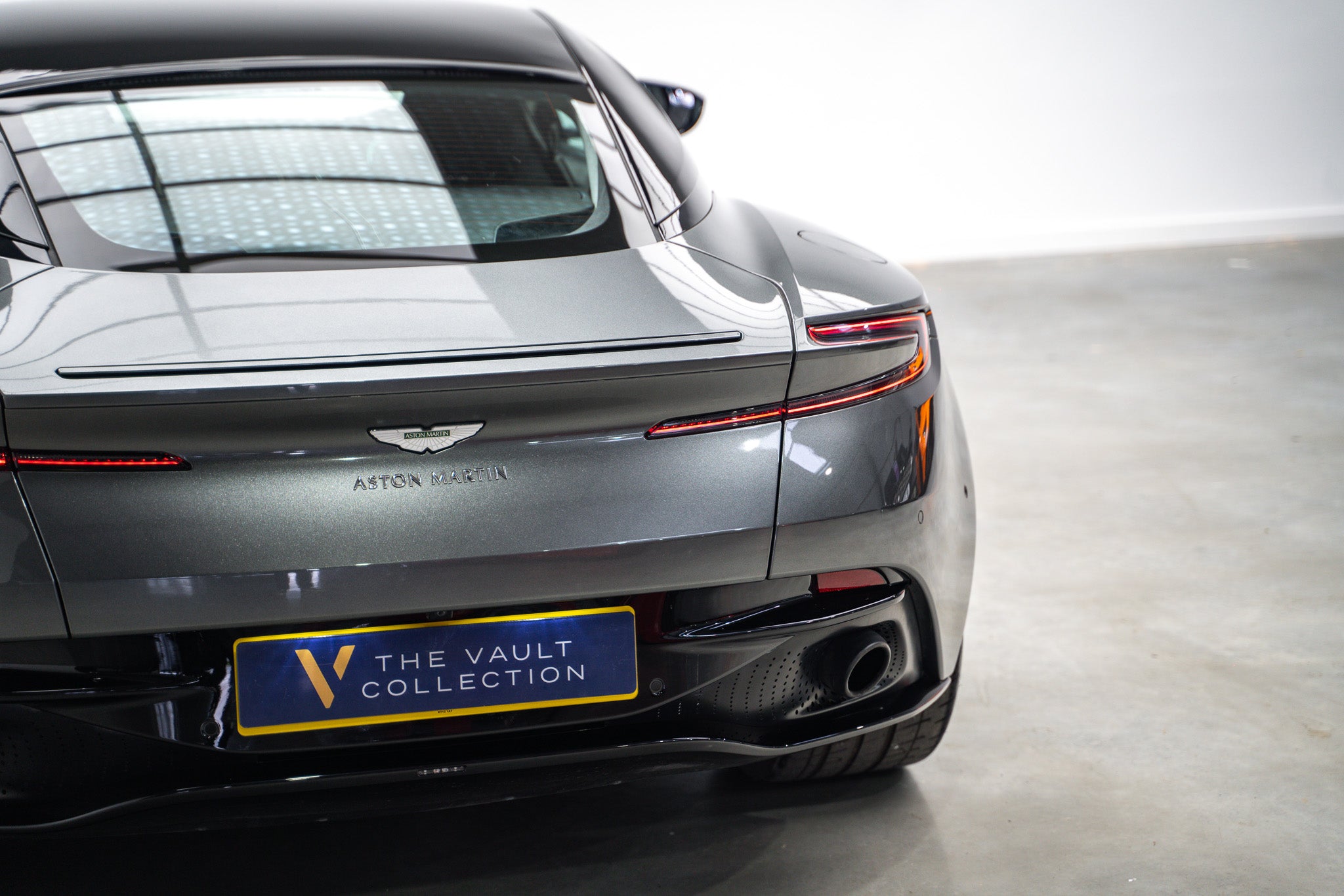 2020 Aston Martin DB11 AMR V12