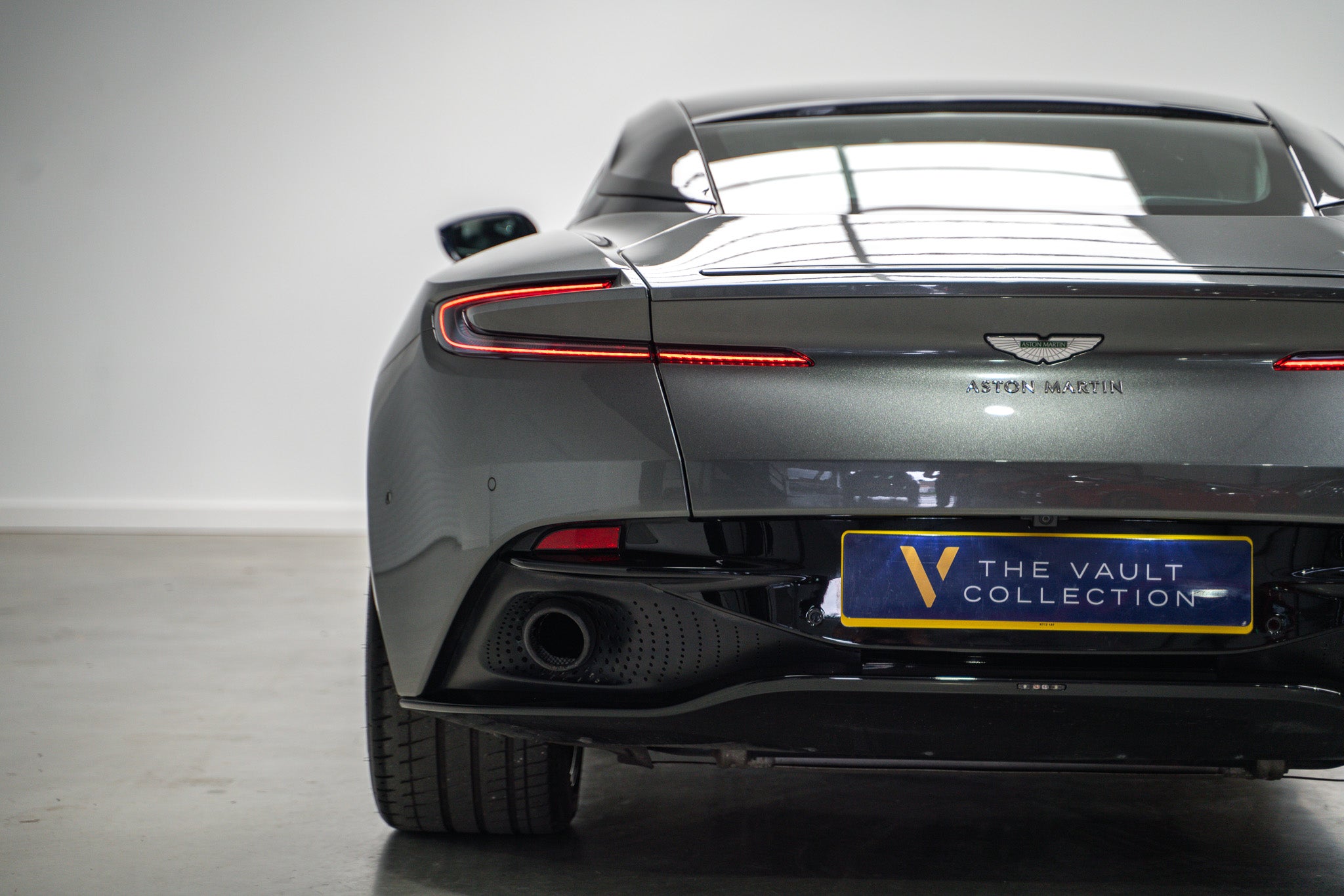 2020 Aston Martin DB11 AMR V12