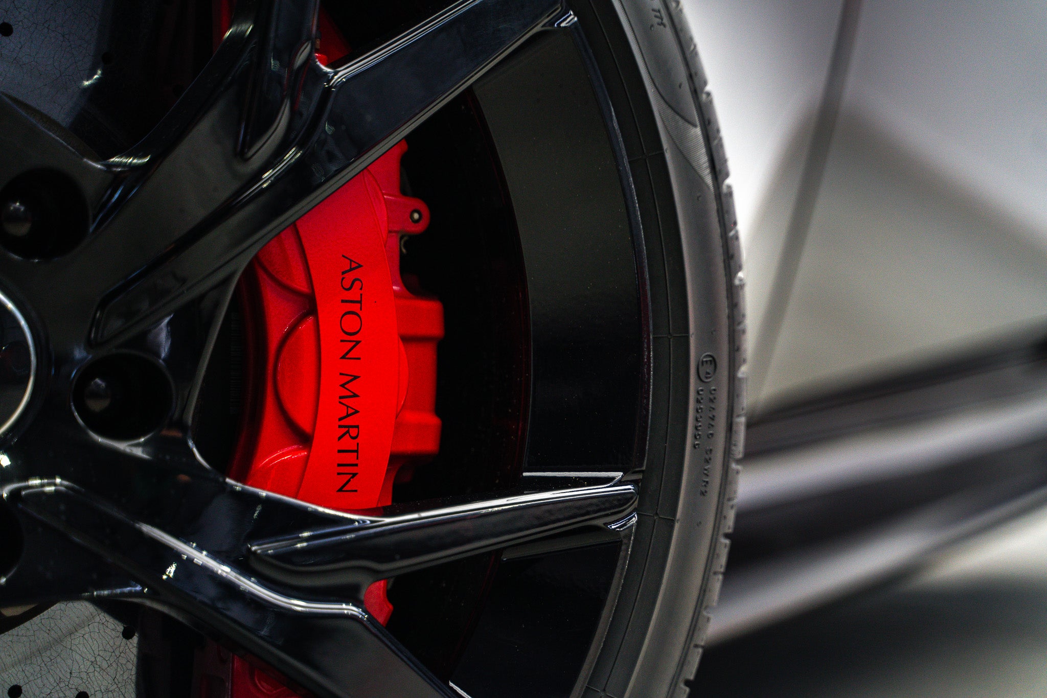 2019 Aston Martin DBS Superleggera V12