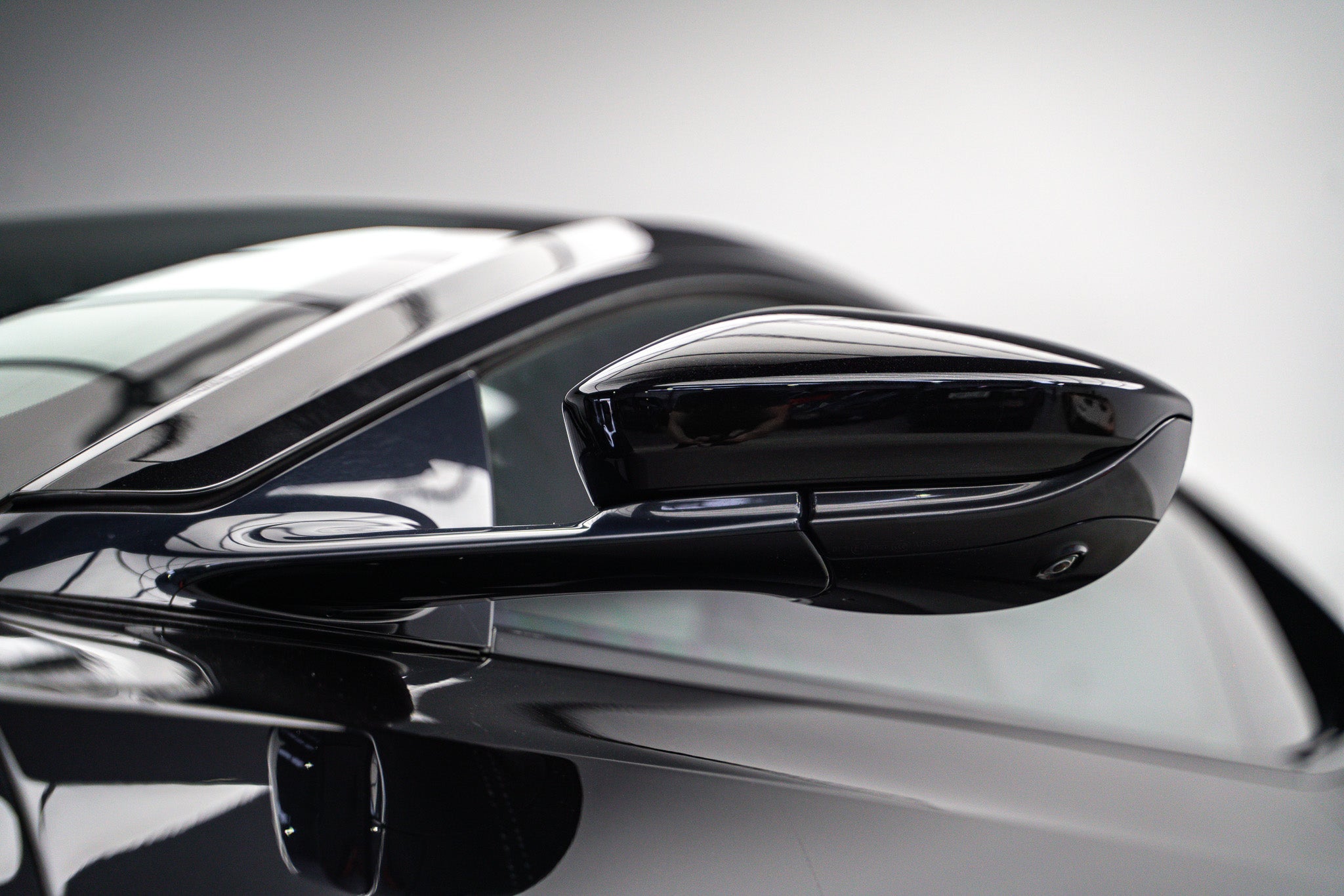 2019 Aston Martin DBS Superleggera V12