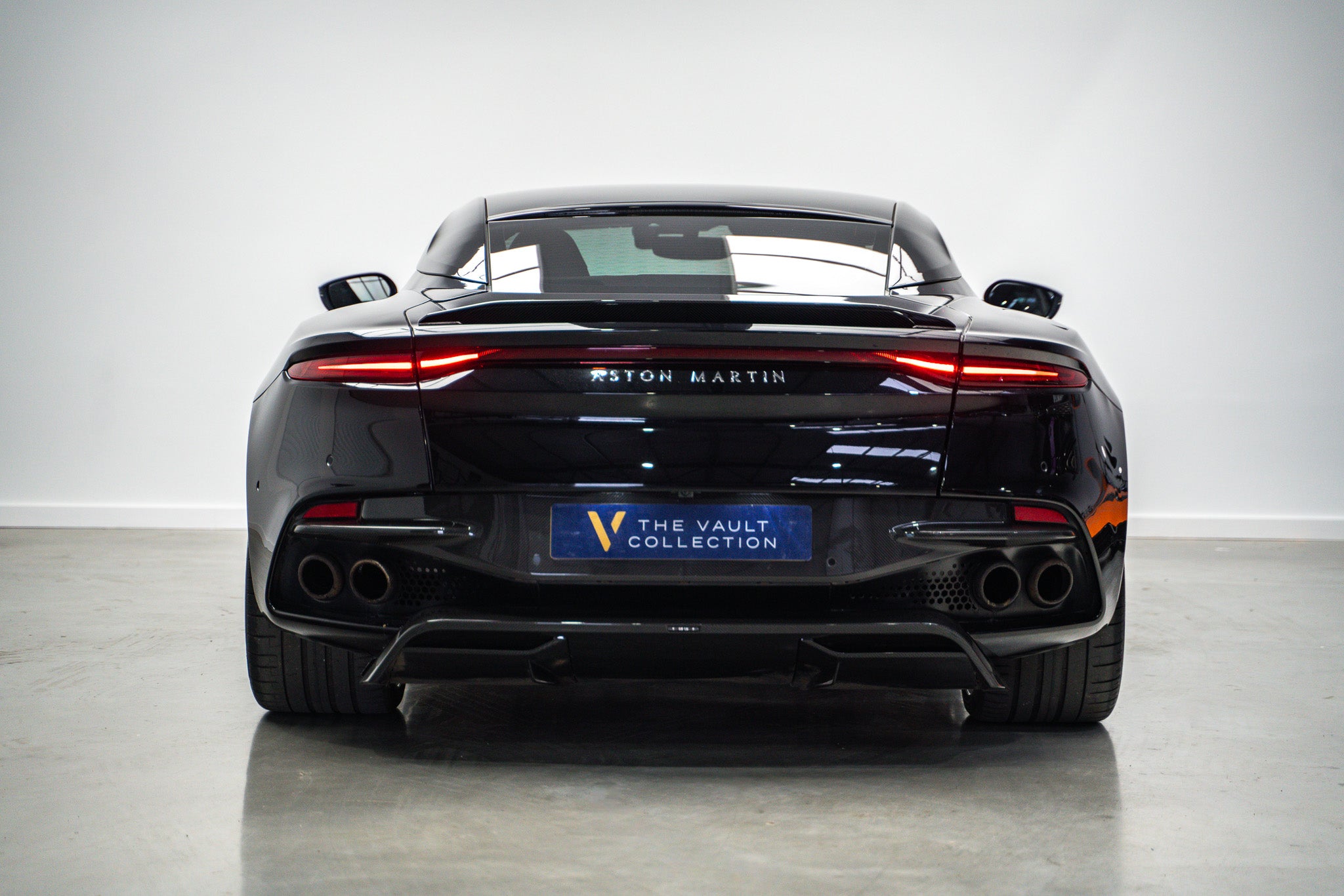 2019 Aston Martin DBS Superleggera V12