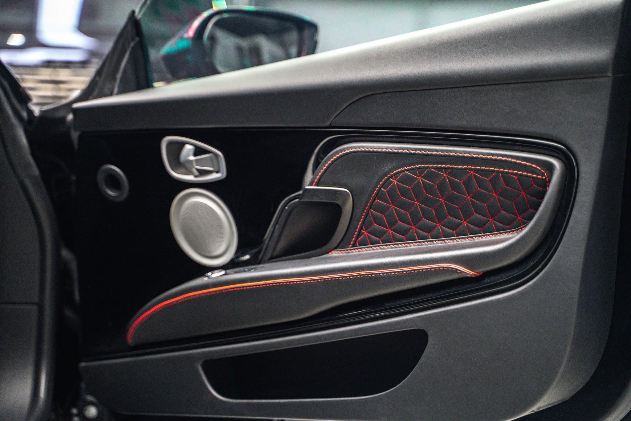 2019 Aston Martin DBS Superleggera V12
