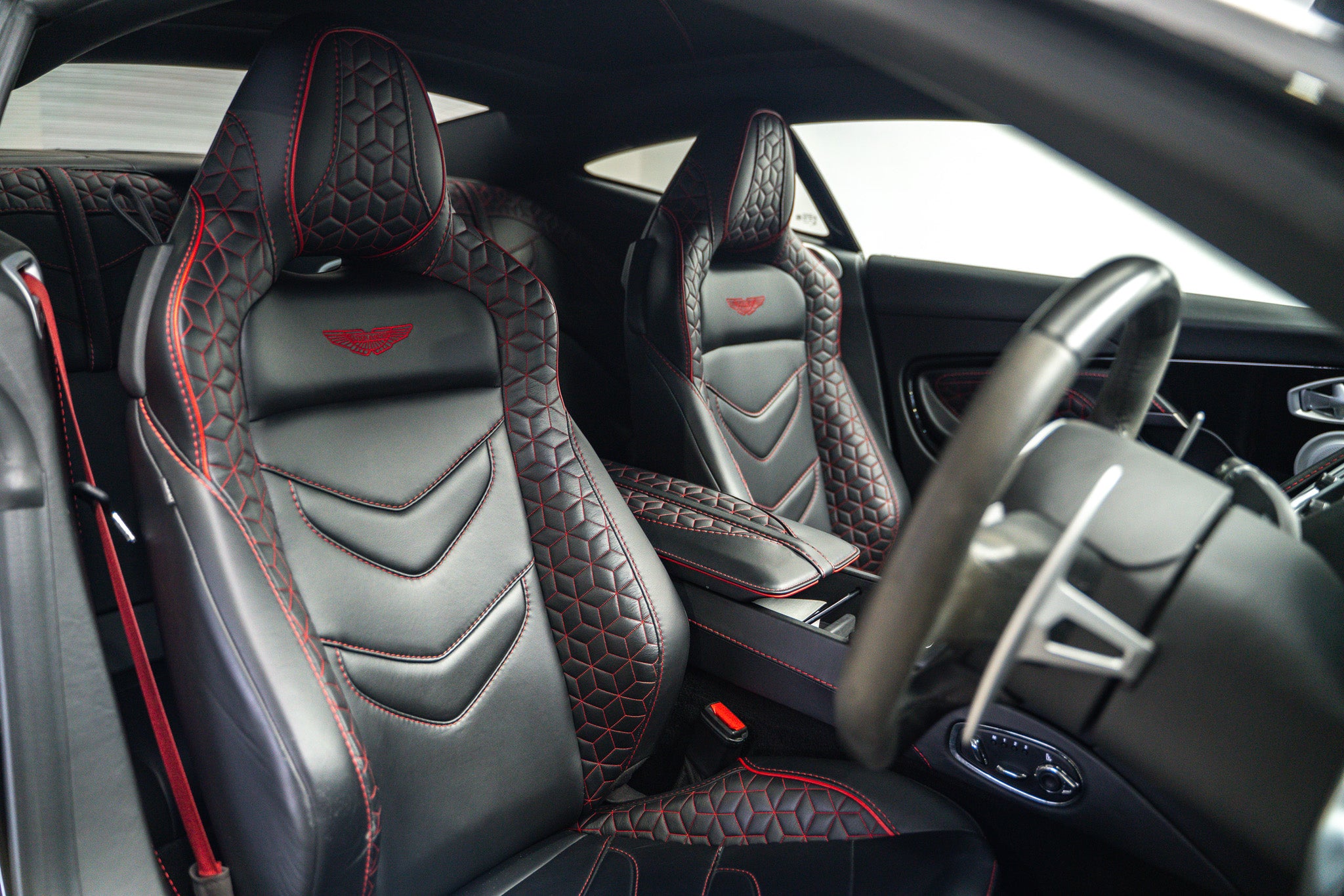 2019 Aston Martin DBS Superleggera V12