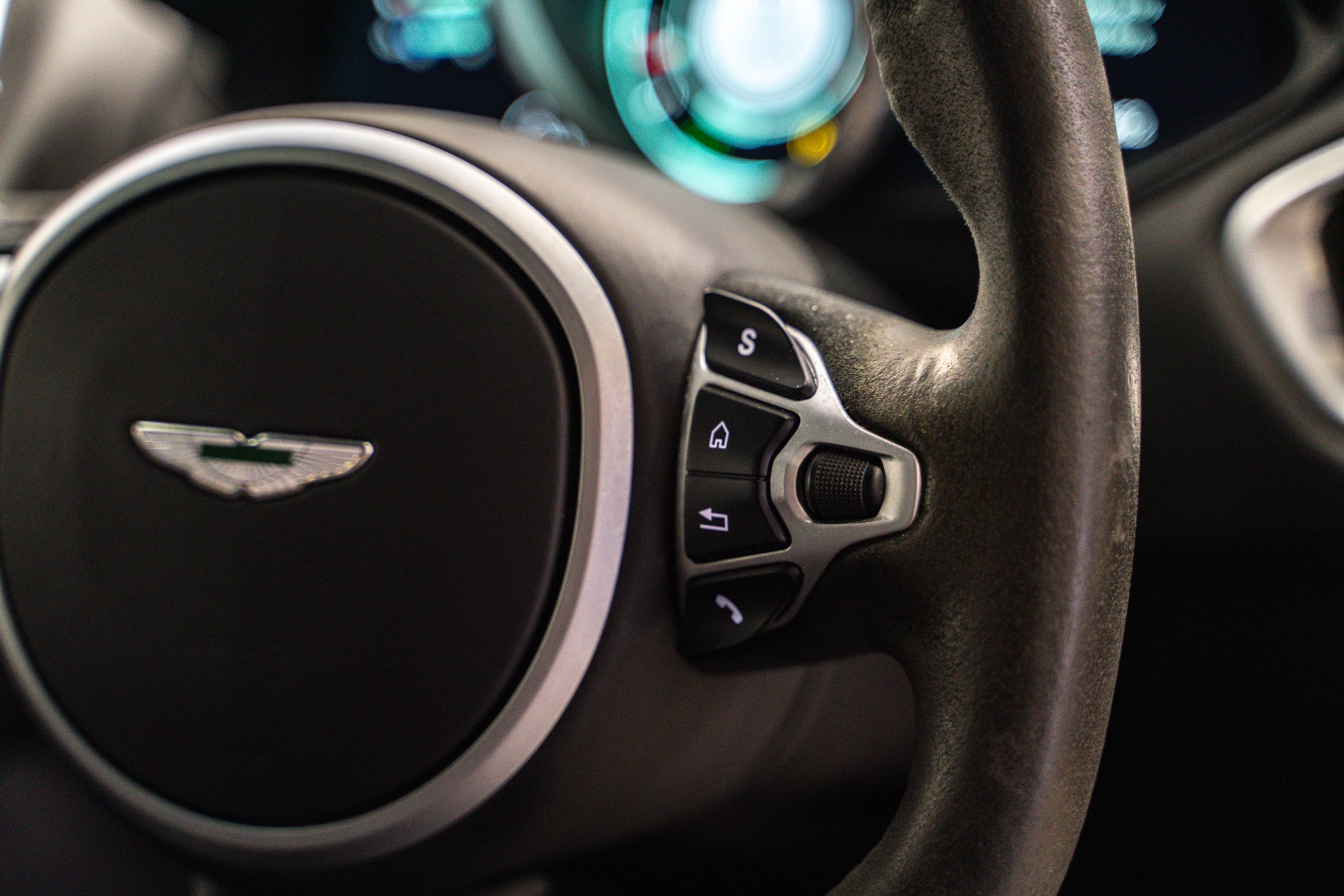 2019 Aston Martin DBS Superleggera V12