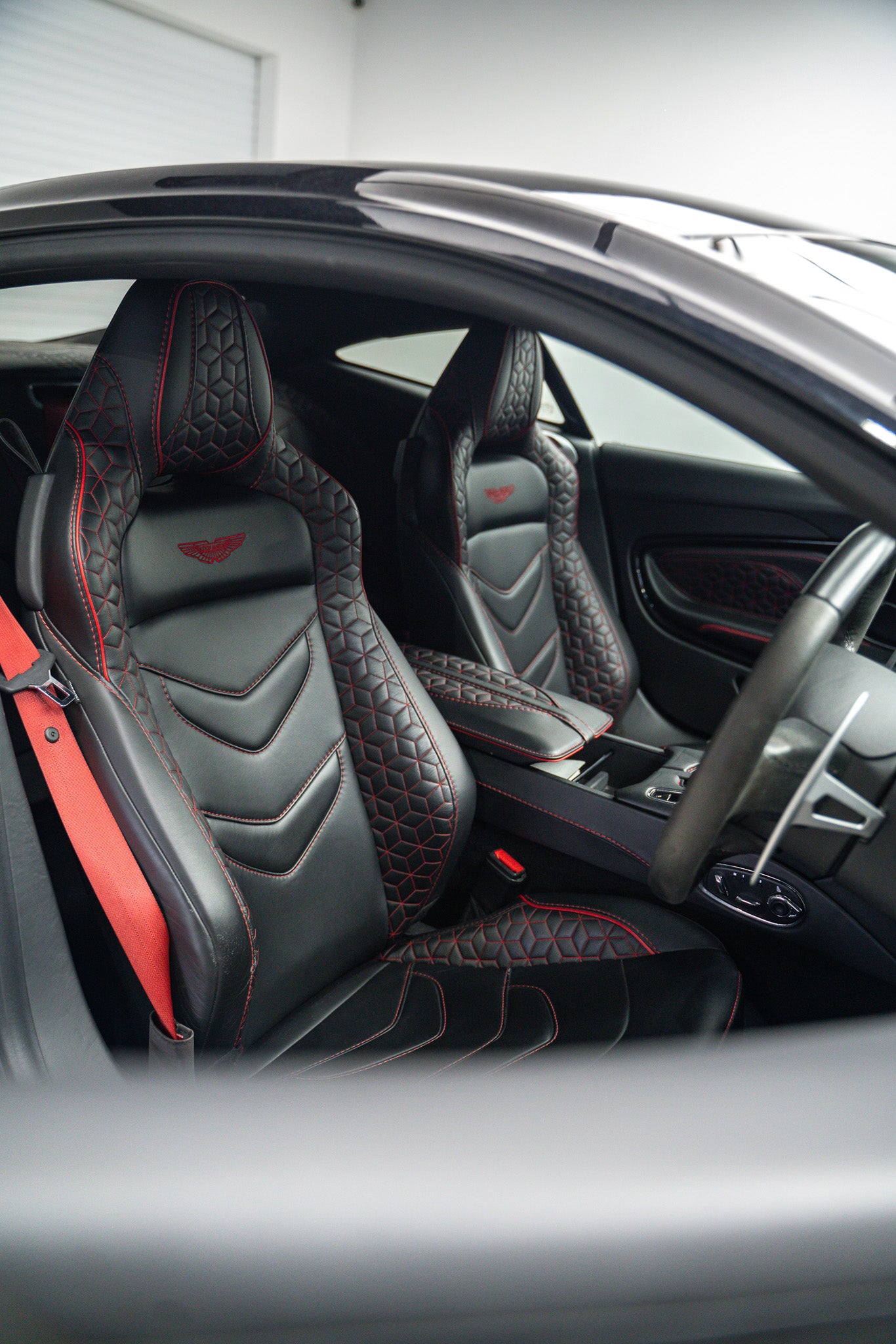 2019 Aston Martin DBS Superleggera V12