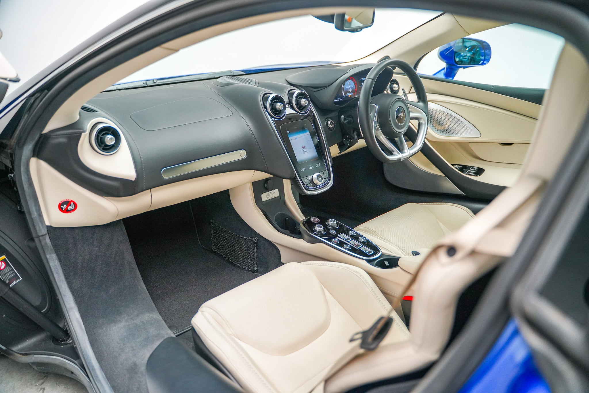 2020 McLaren GT V8
