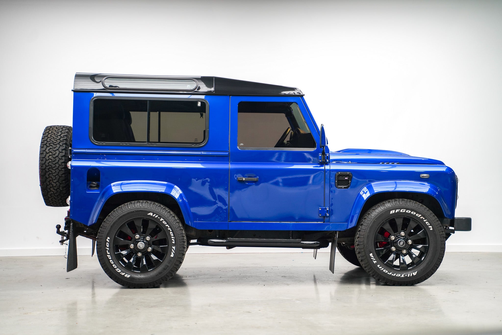 2015 "Urban Truck" Land Rover Defender 90 2.2 TDCi XS