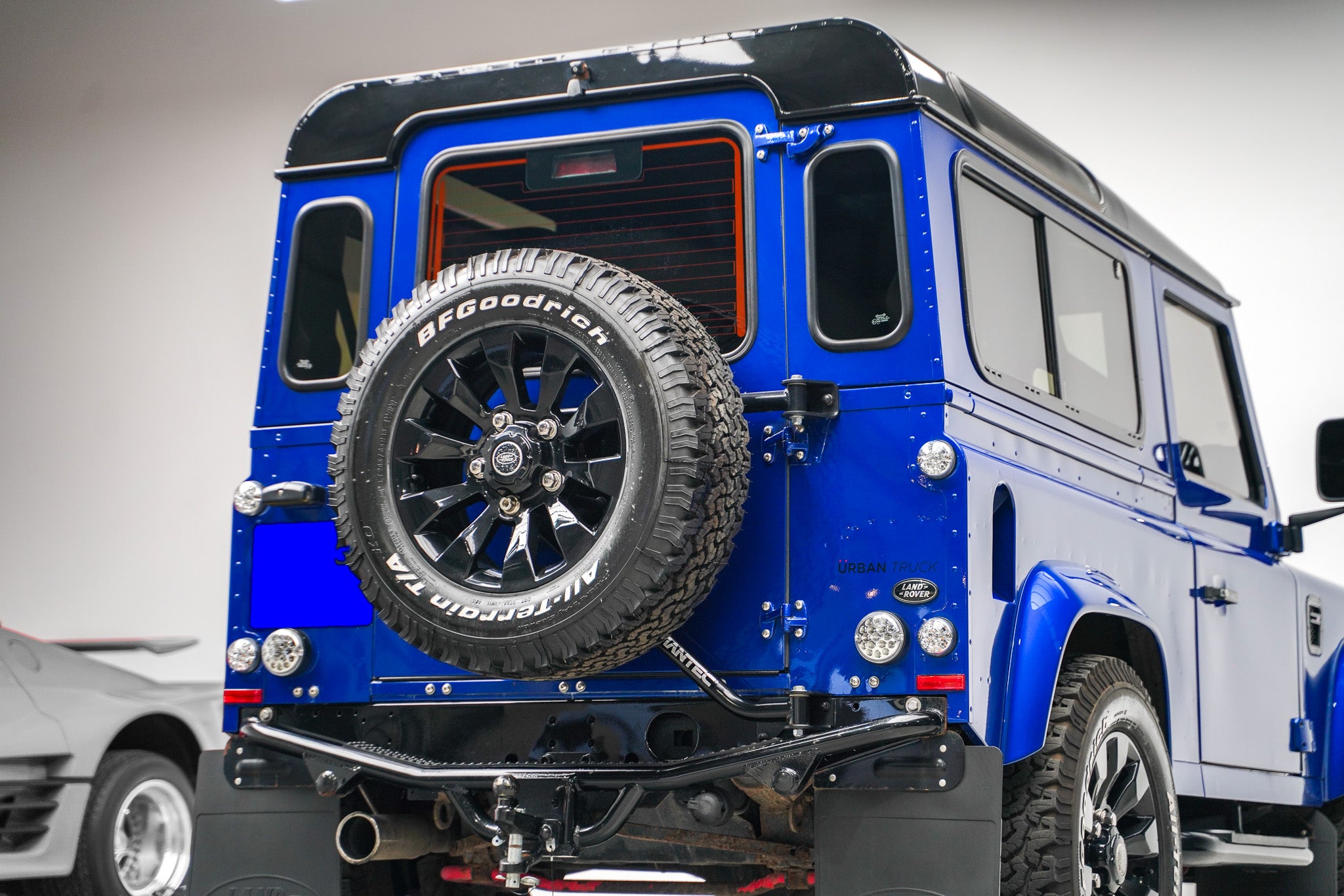 2015 "Urban Truck" Land Rover Defender 90 2.2 TDCi XS