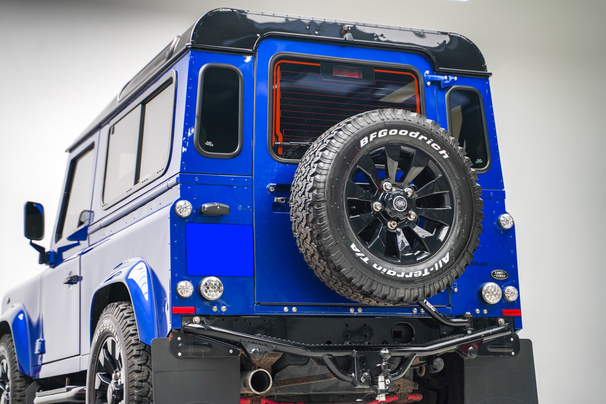 2015 "Urban Truck" Land Rover Defender 90 2.2 TDCi XS