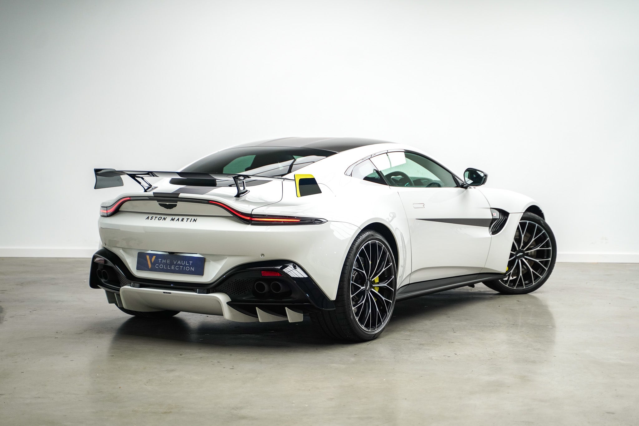 2022 Aston Martin V8 Vantage F1 Edition