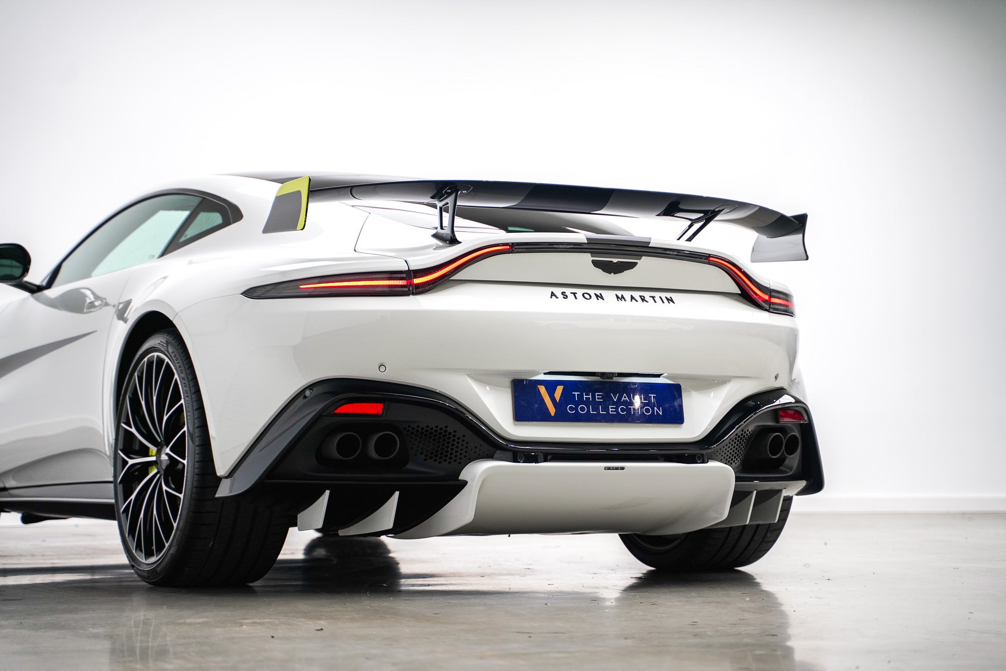2022 Aston Martin V8 Vantage F1 Edition