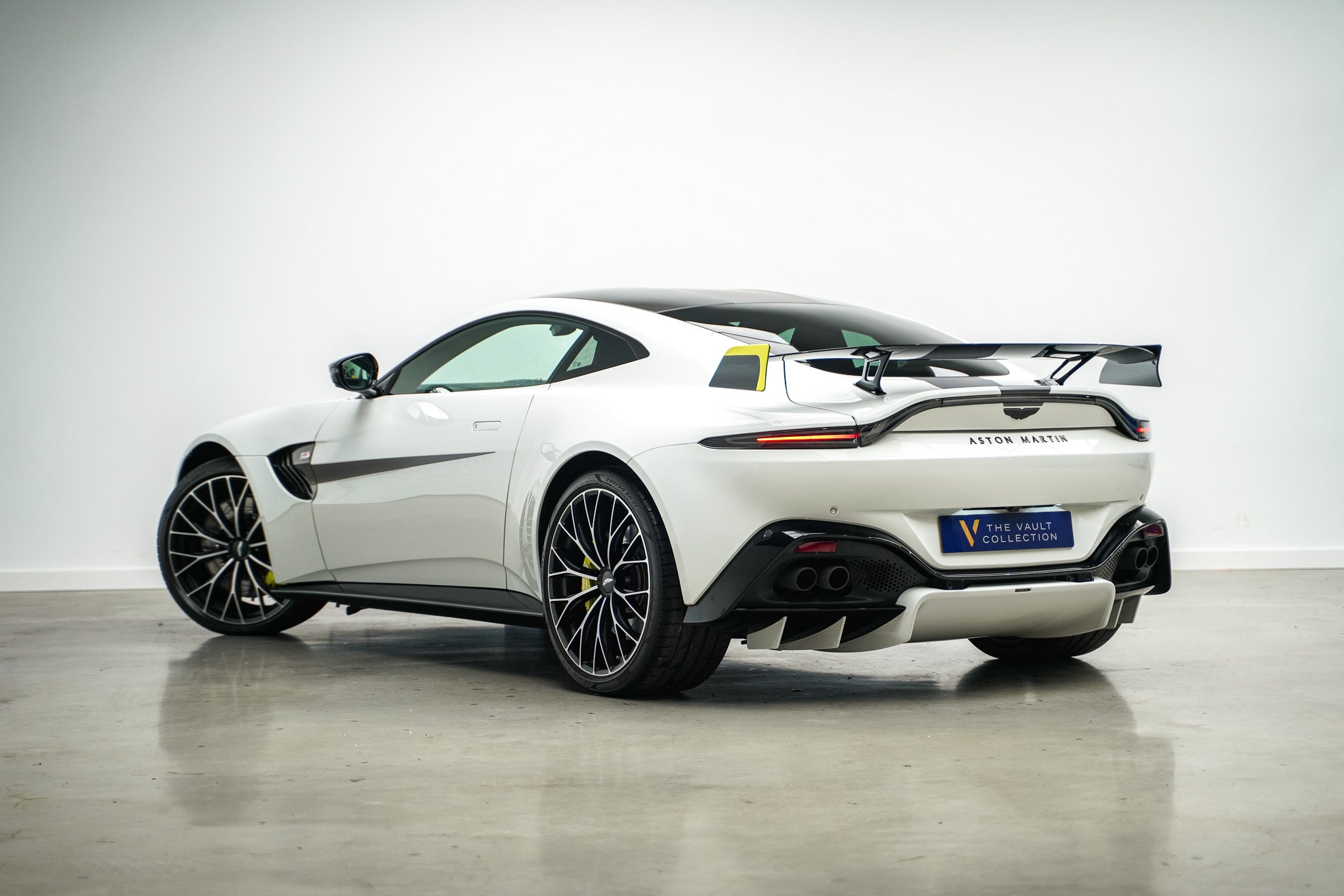 2022 Aston Martin V8 Vantage F1 Edition
