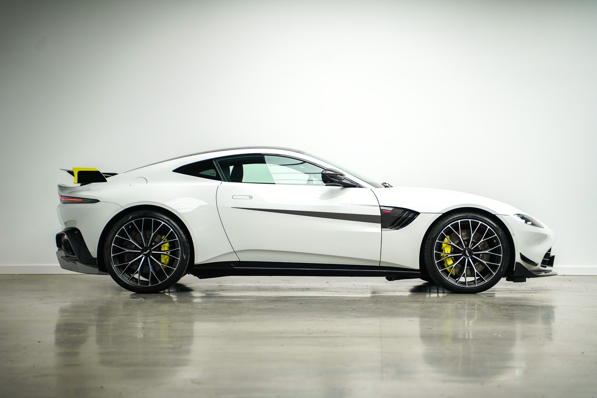 2022 Aston Martin V8 Vantage F1 Edition