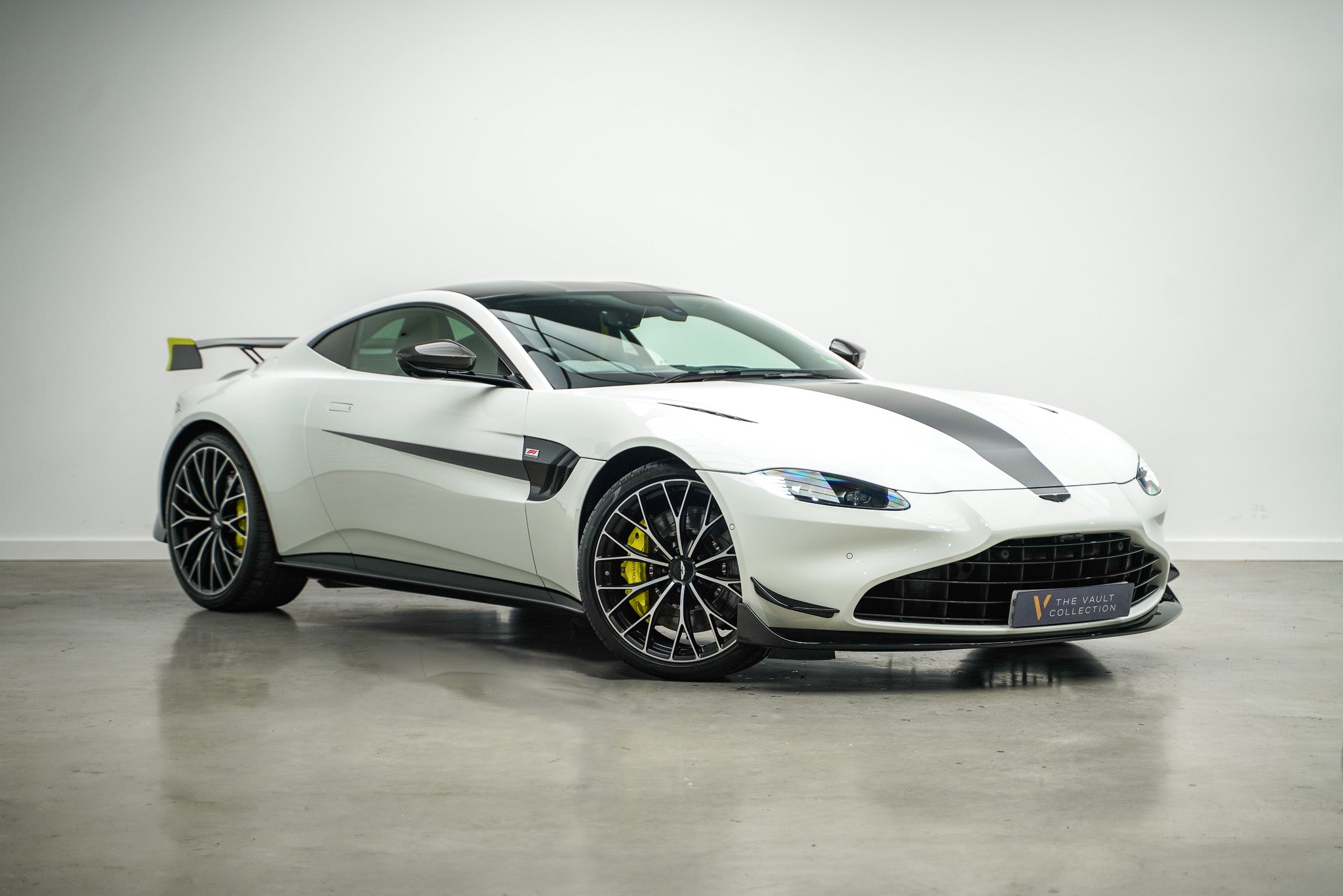 2022 Aston Martin V8 Vantage F1 Edition