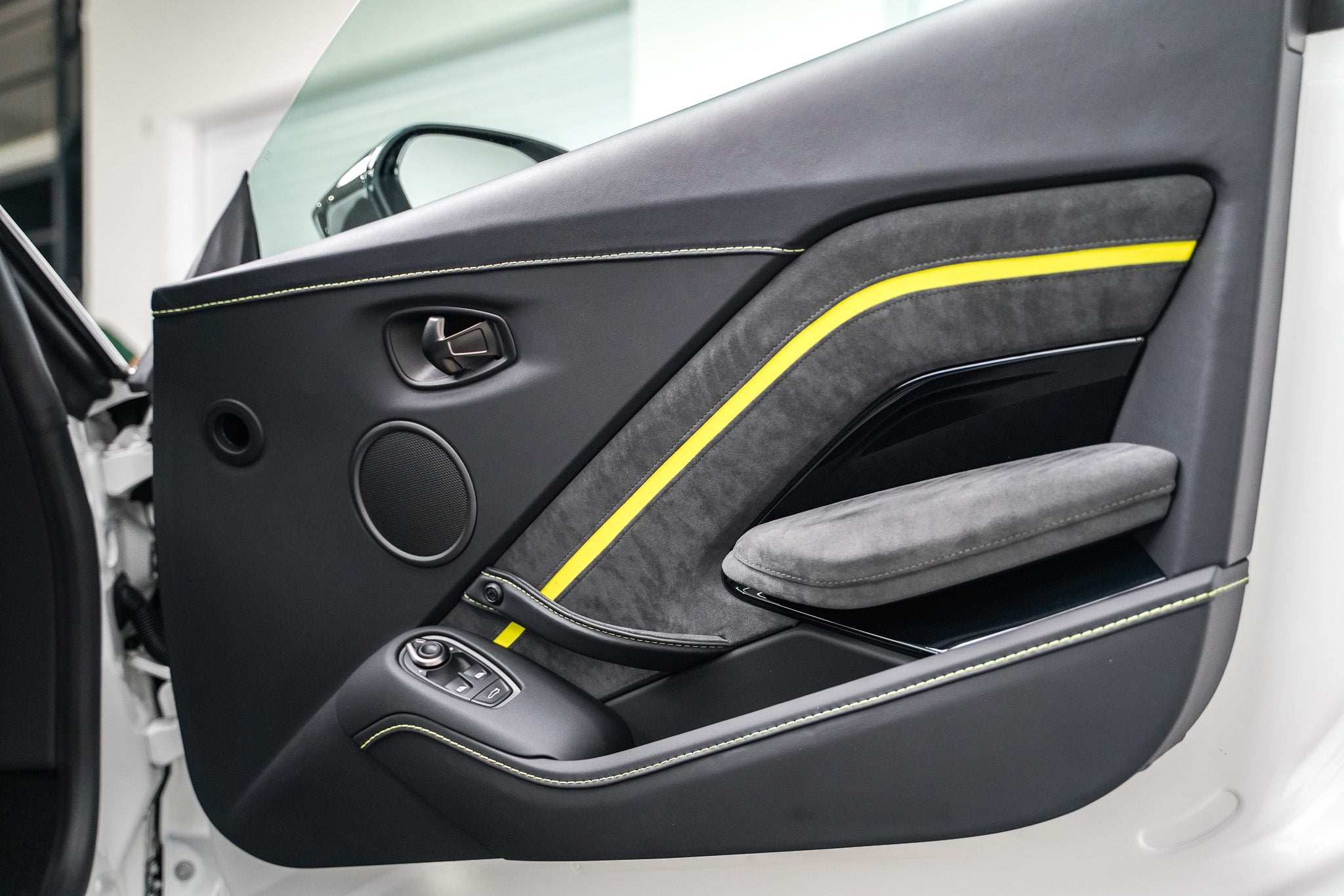 2022 Aston Martin V8 Vantage F1 Edition