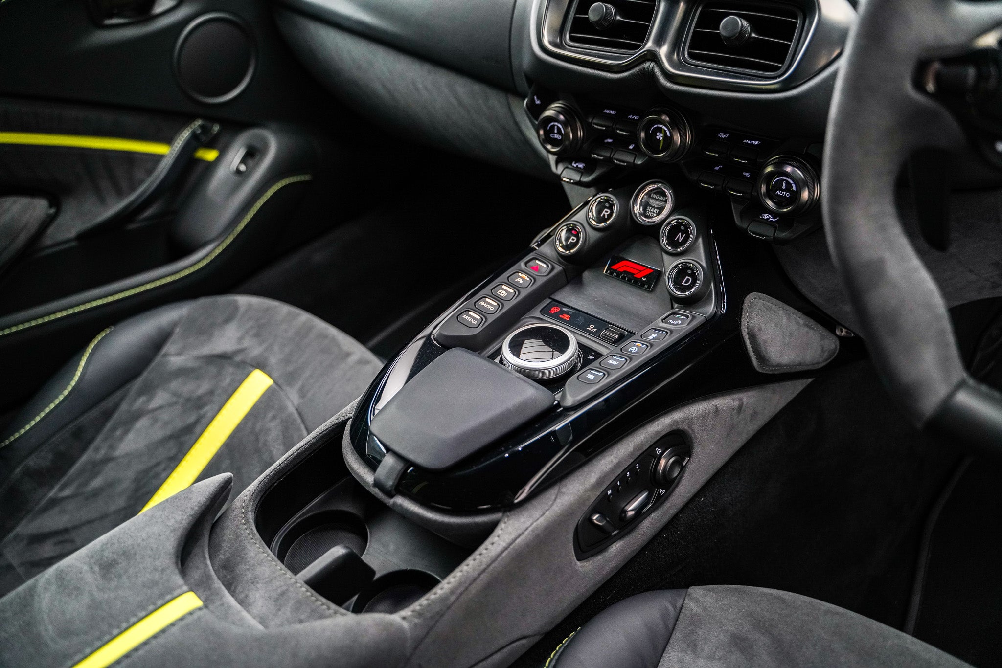 2022 Aston Martin V8 Vantage F1 Edition