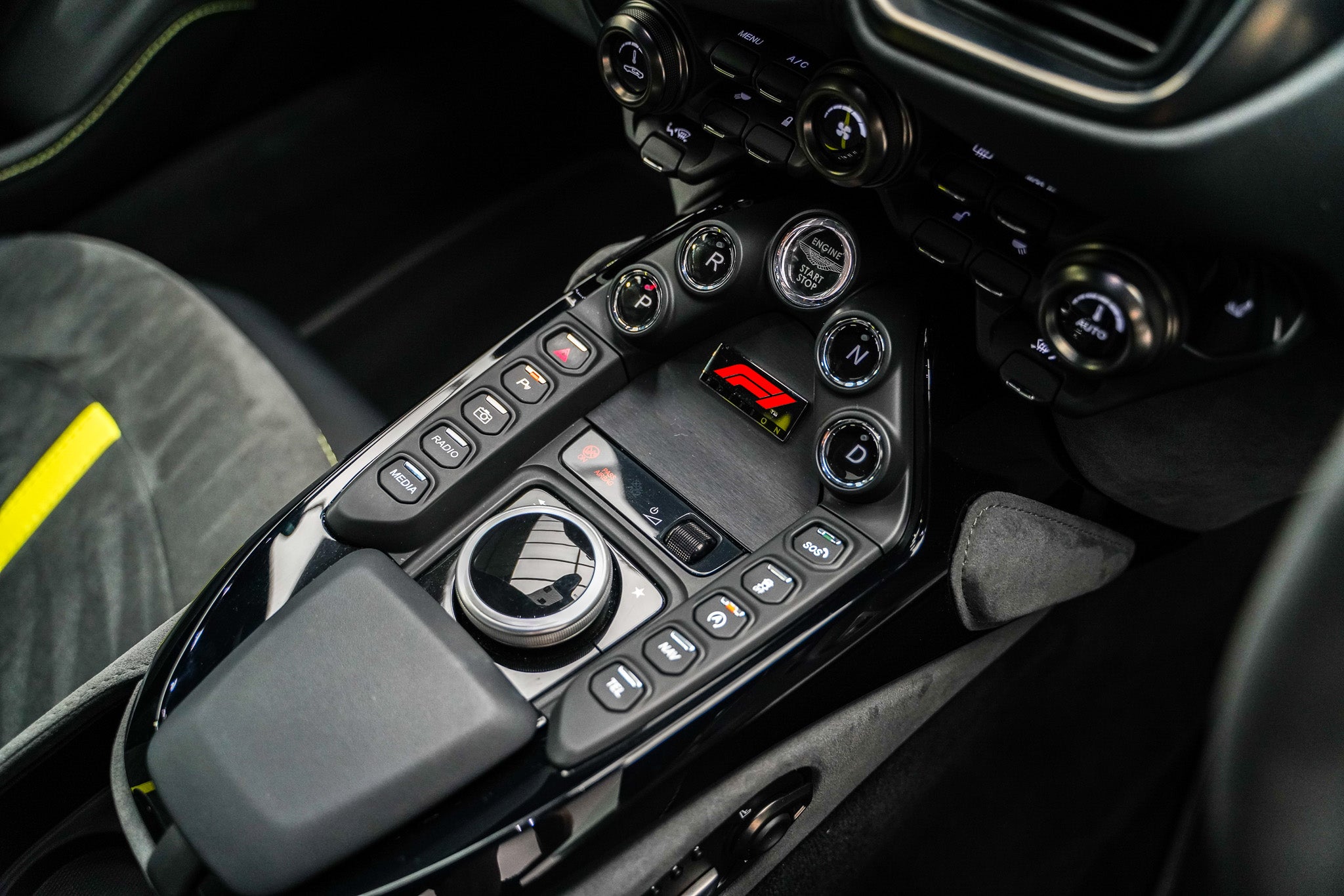 2022 Aston Martin V8 Vantage F1 Edition