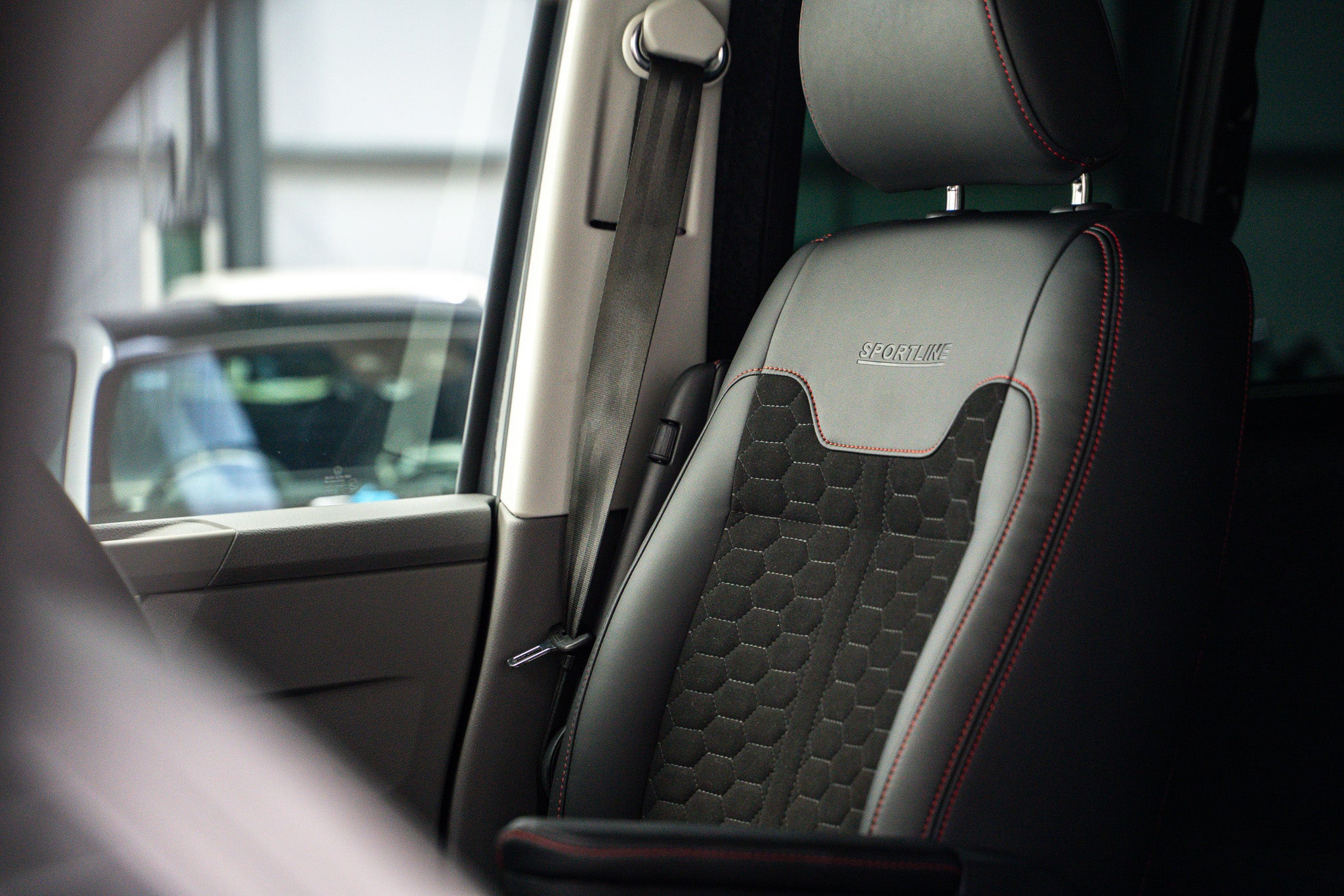 2024 Volkswagen Transporter Sportline Black Edition