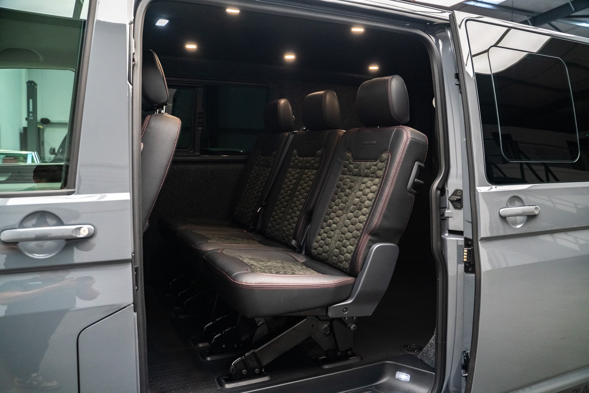 2024 Volkswagen Transporter Sportline Black Edition