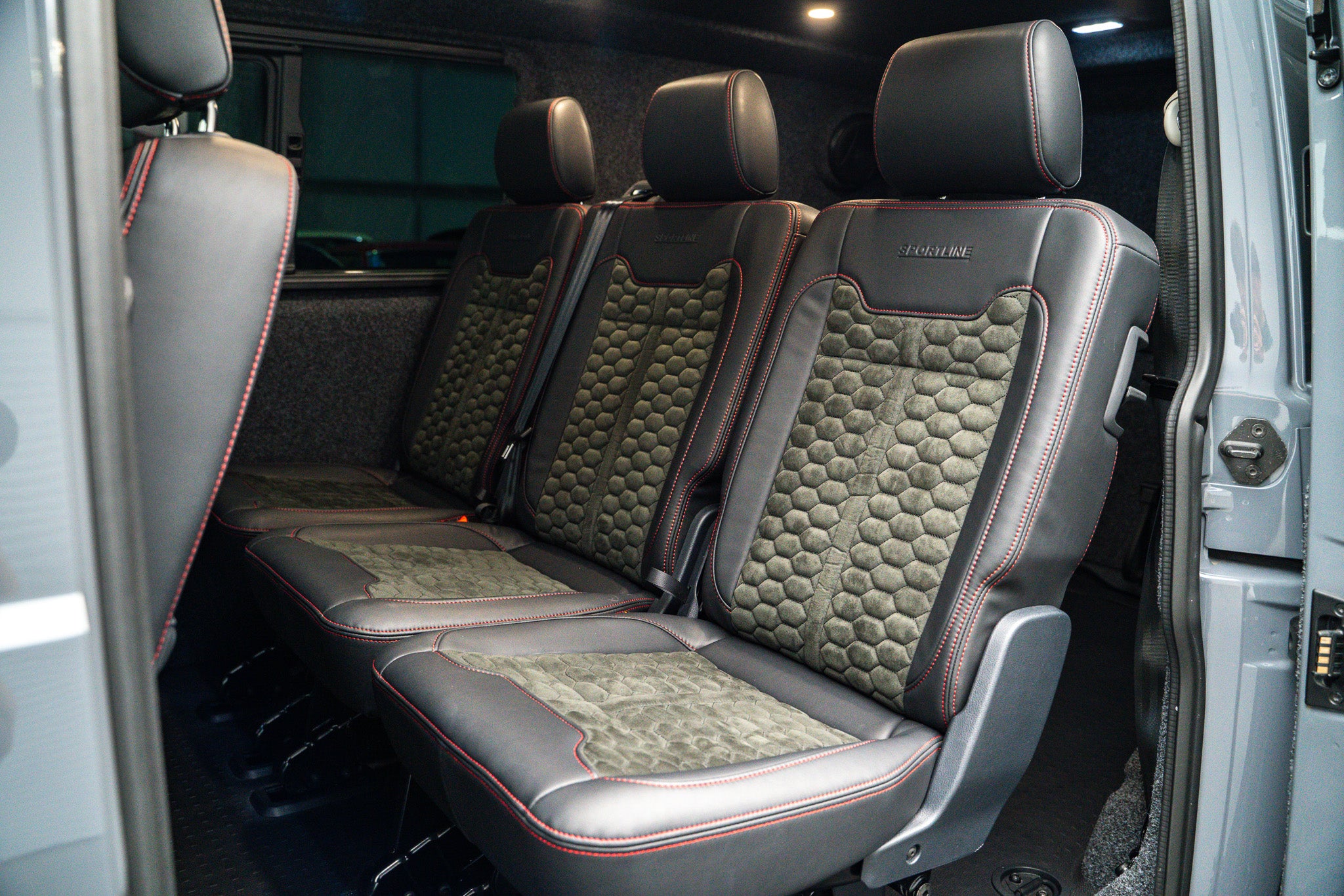 2024 Volkswagen Transporter Sportline Black Edition