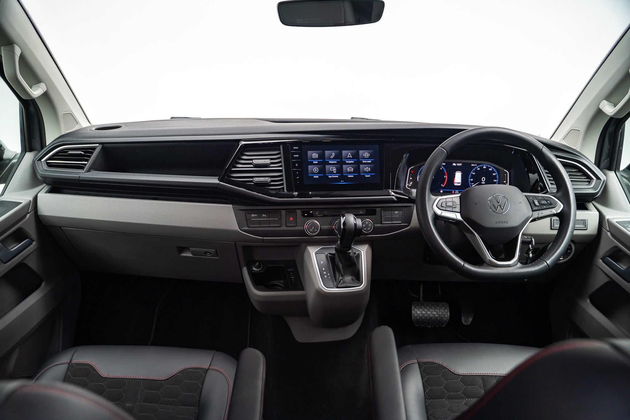 2024 Volkswagen Transporter Sportline Black Edition