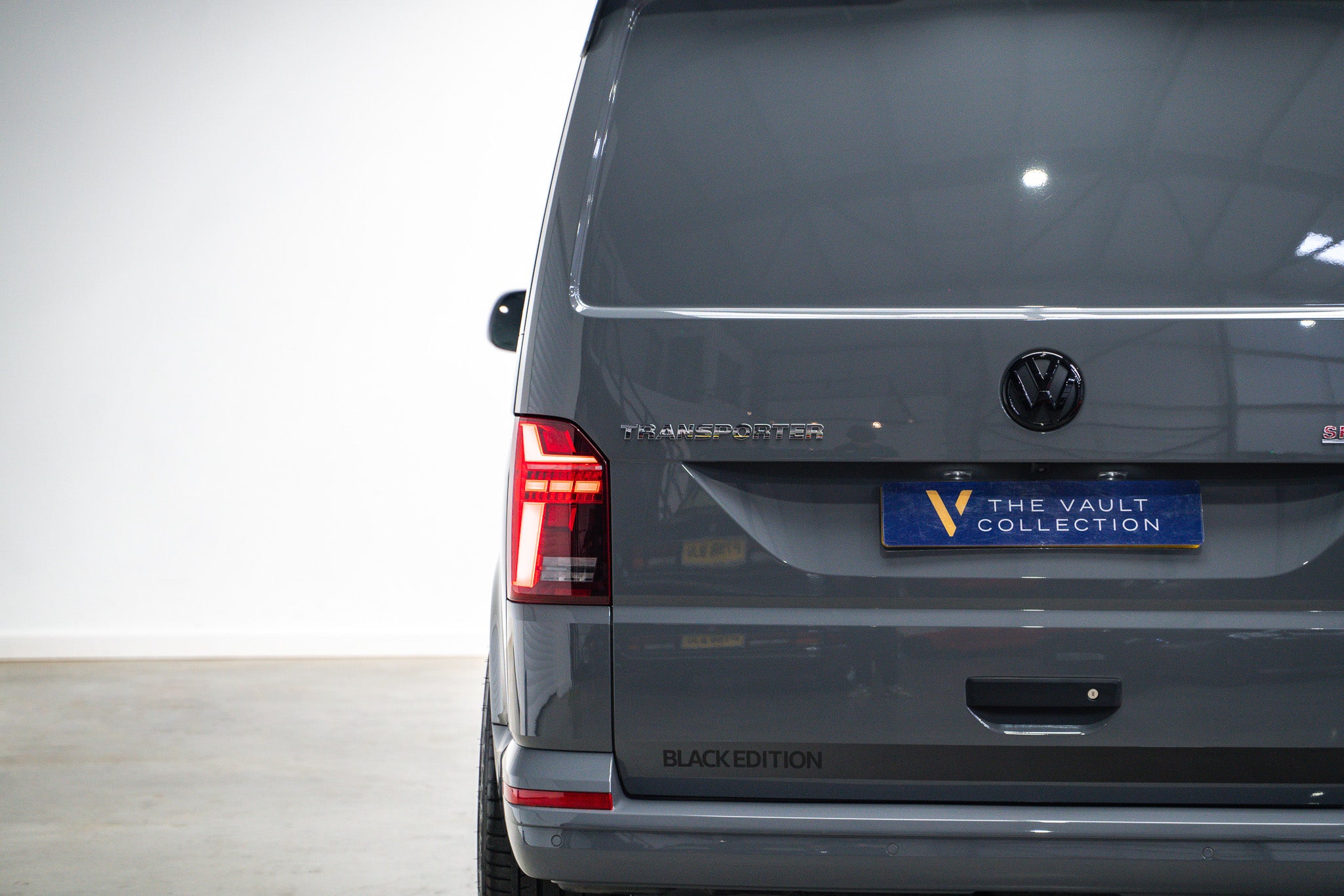 2024 Volkswagen Transporter Sportline Black Edition