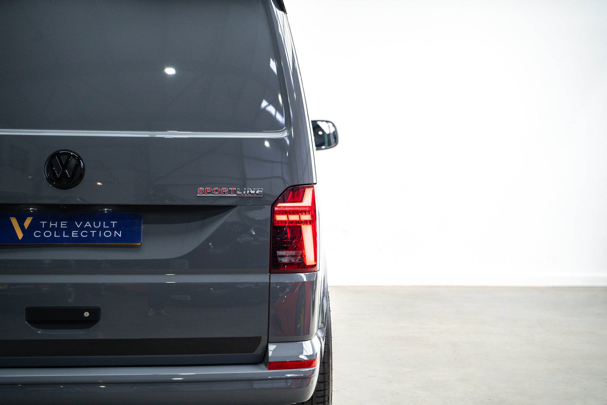 2024 Volkswagen Transporter Sportline Black Edition