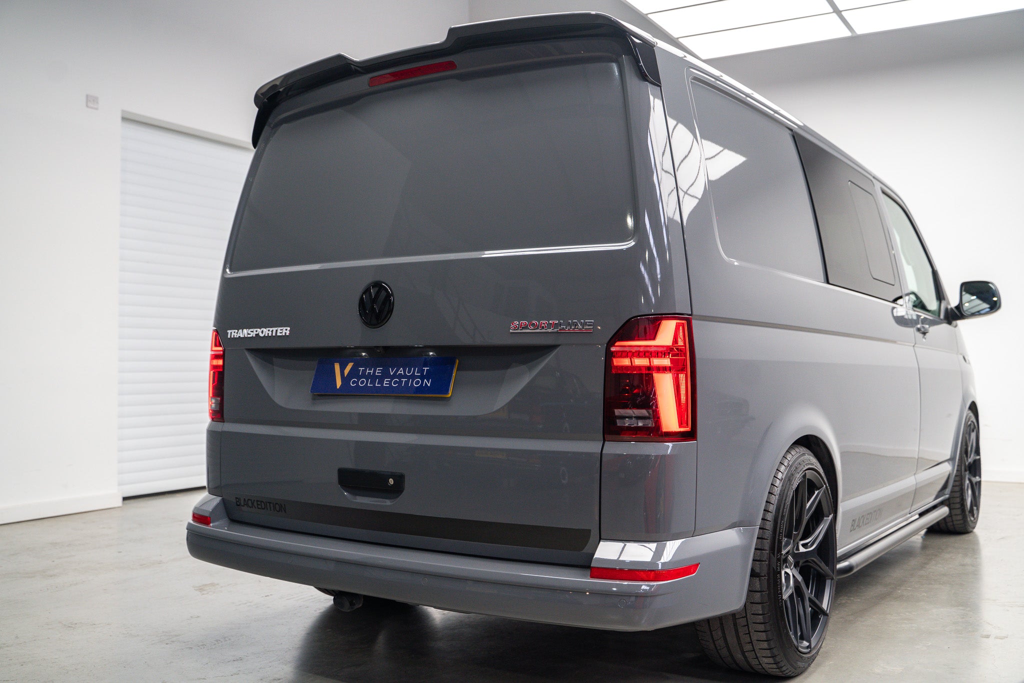 2024 Volkswagen Transporter Sportline Black Edition