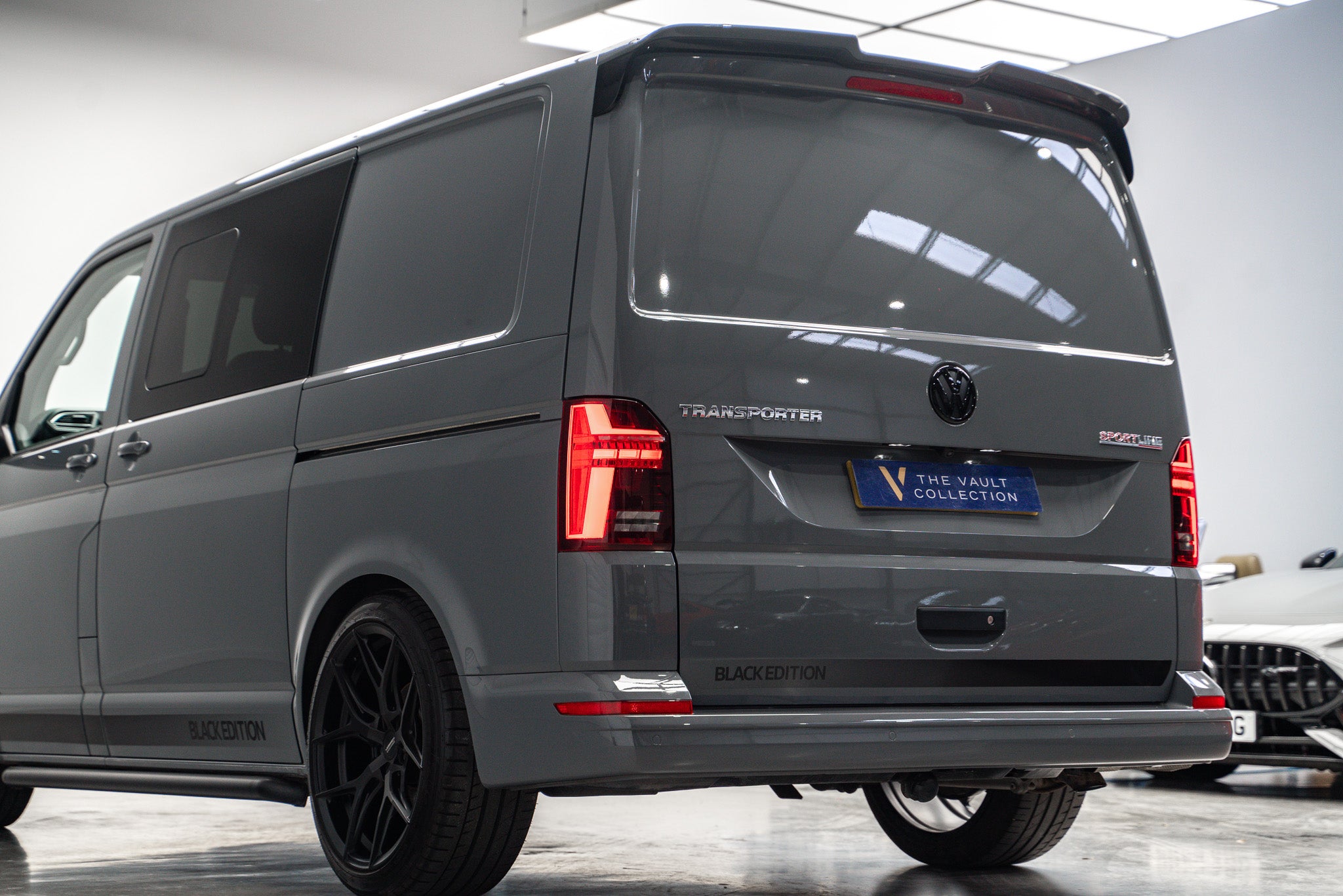 2024 Volkswagen Transporter Sportline Black Edition