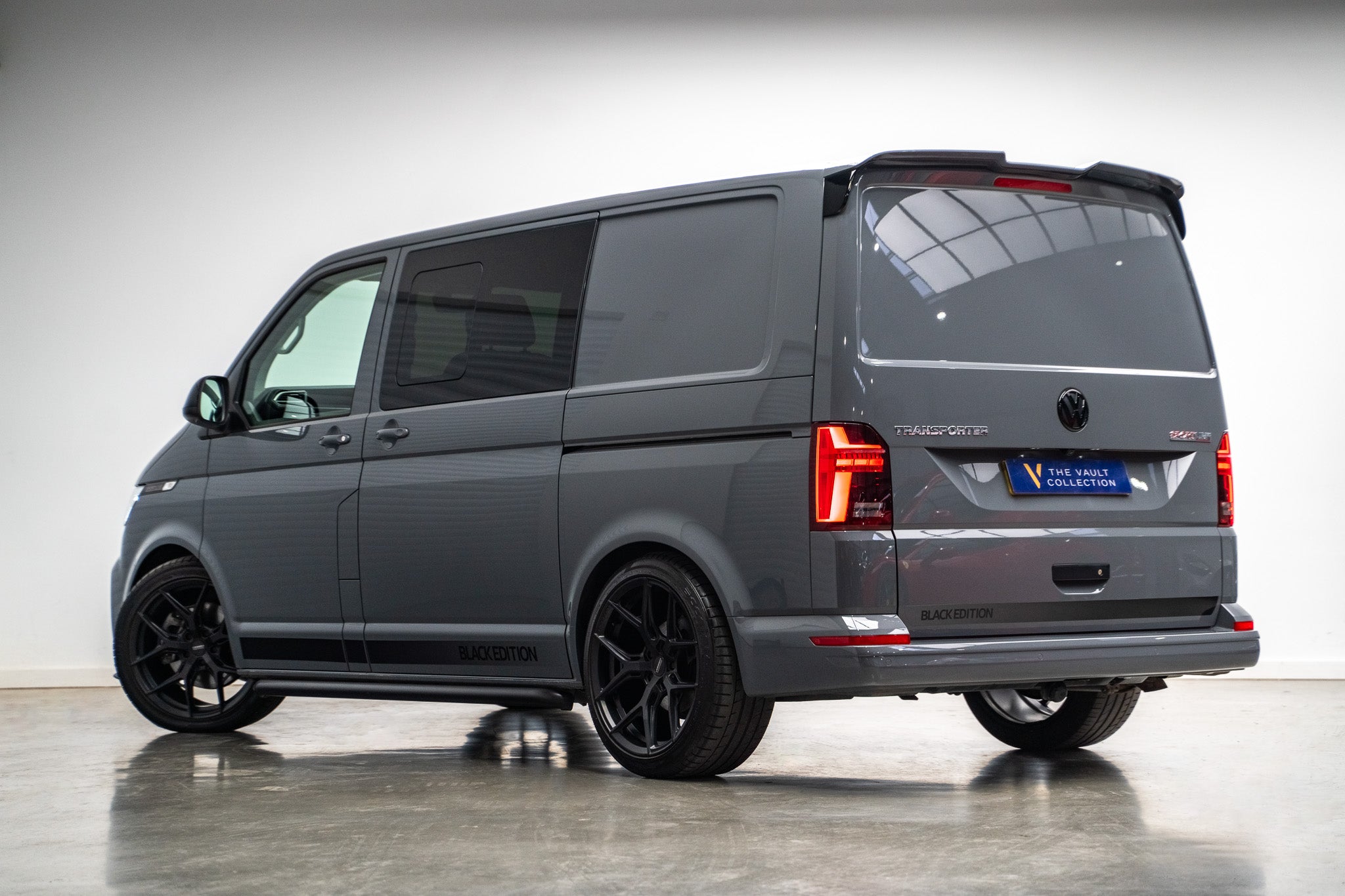 2024 Volkswagen Transporter Sportline Black Edition