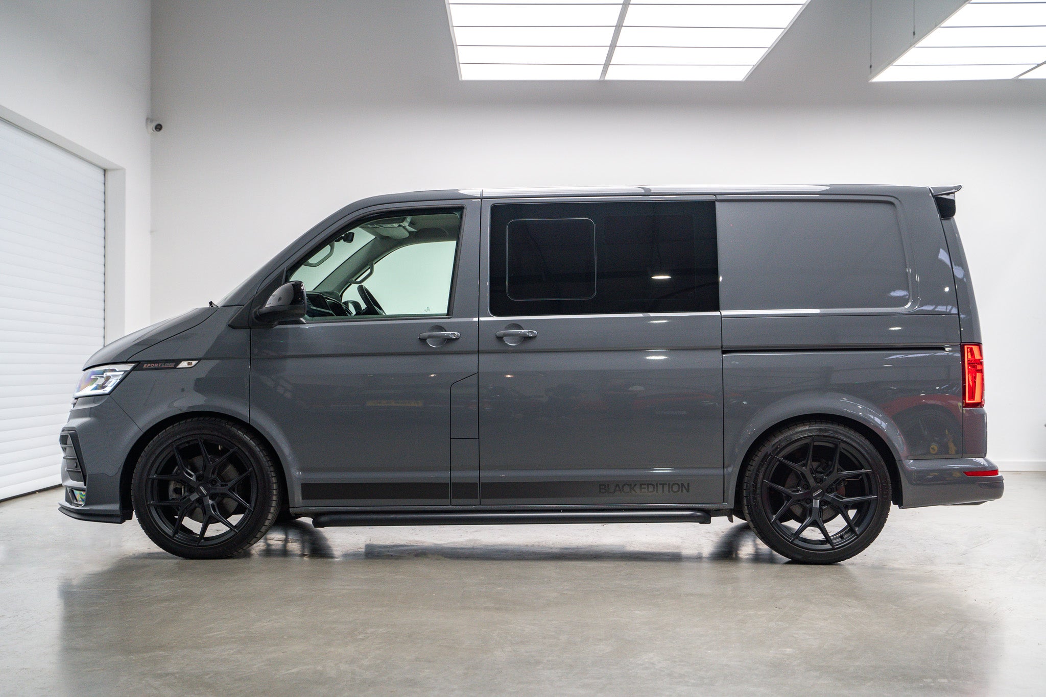 2024 Volkswagen Transporter Sportline Black Edition