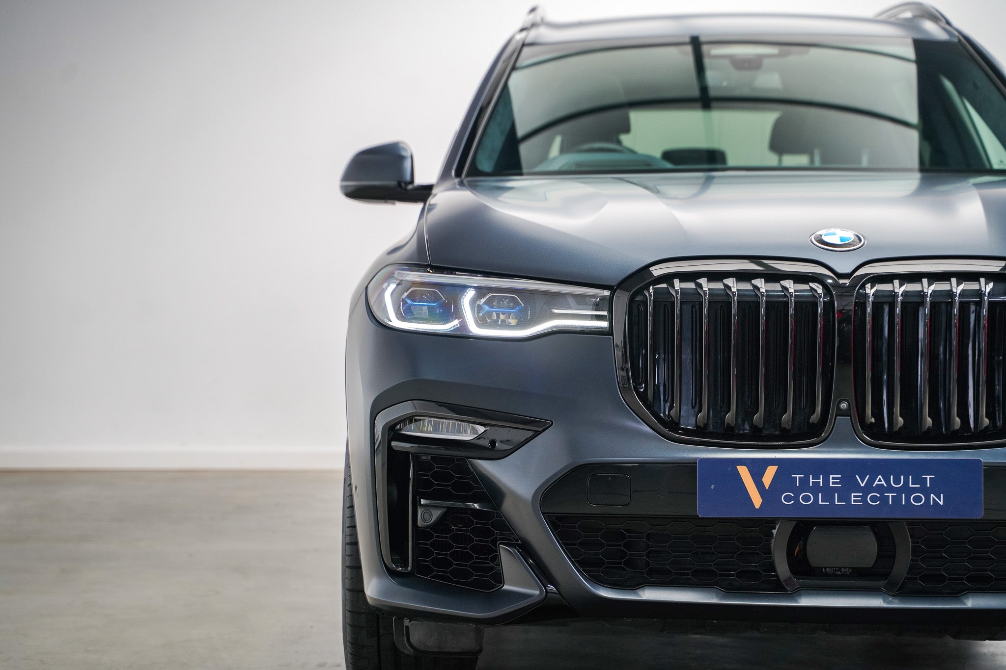 2020 BMW X7 M50i Dark Shadow Edition