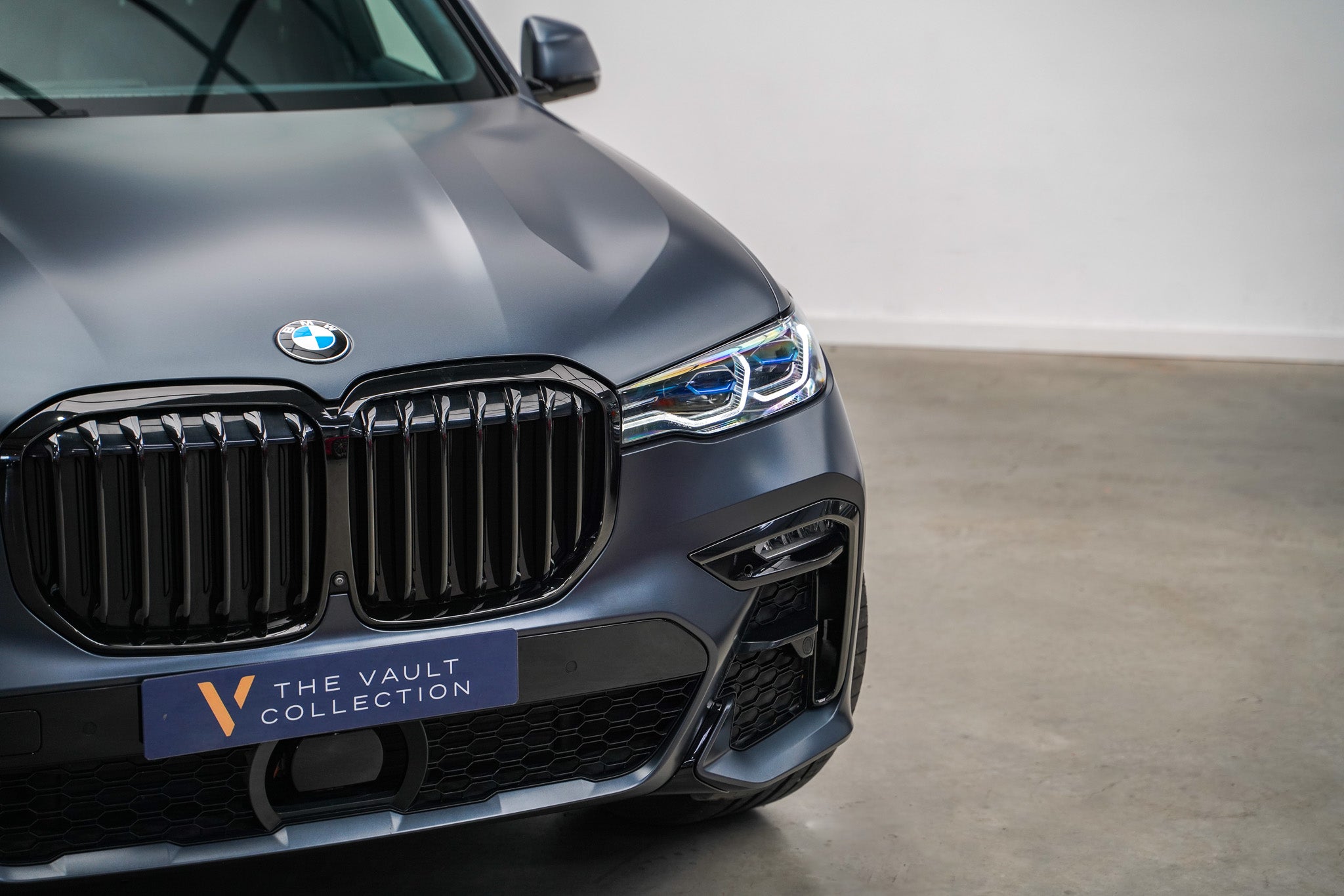 2020 BMW X7 M50i Dark Shadow Edition