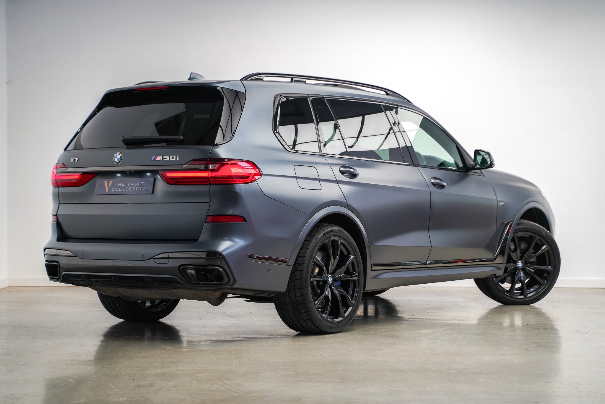 2020 BMW X7 M50i Dark Shadow Edition