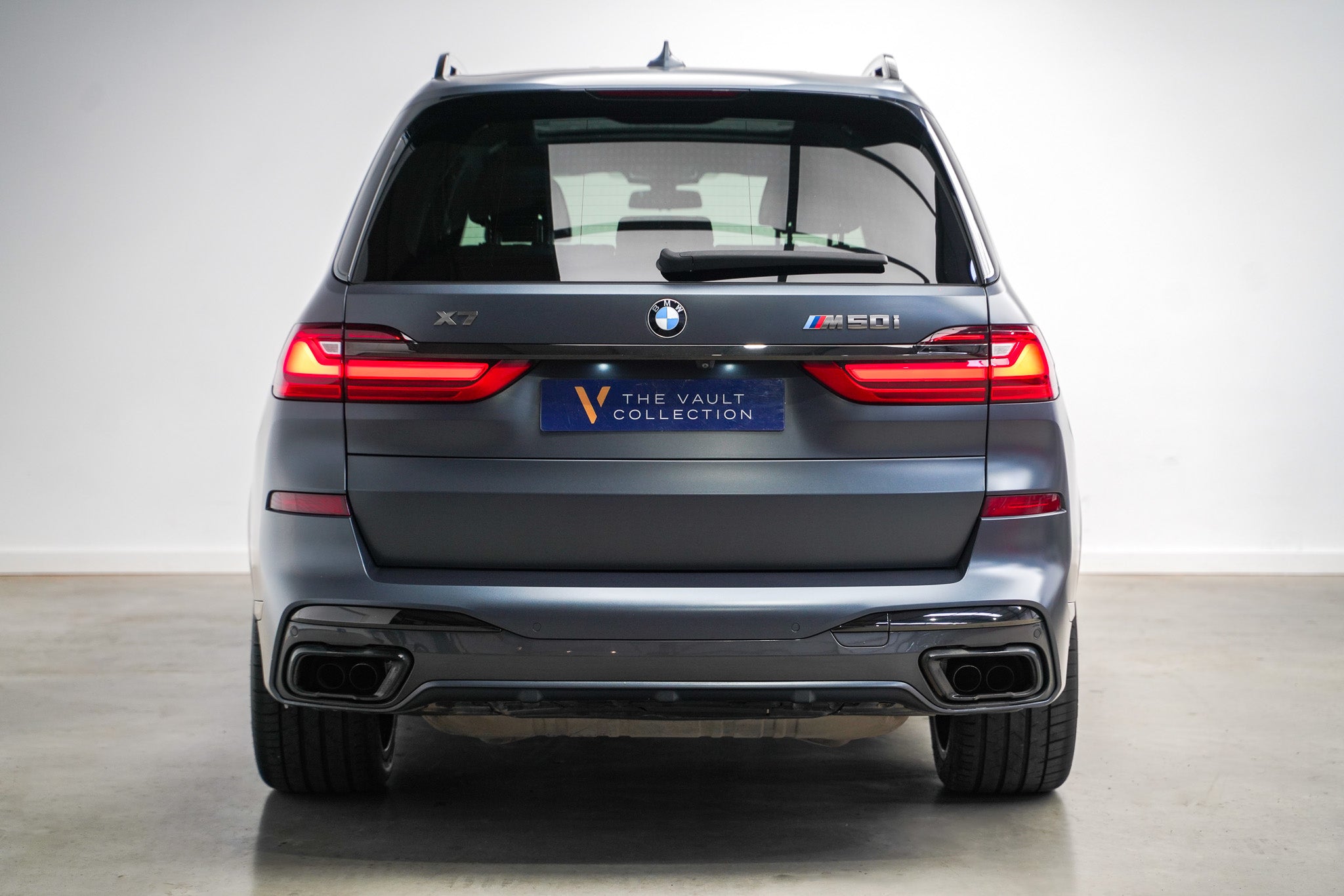 2020 BMW X7 M50i Dark Shadow Edition
