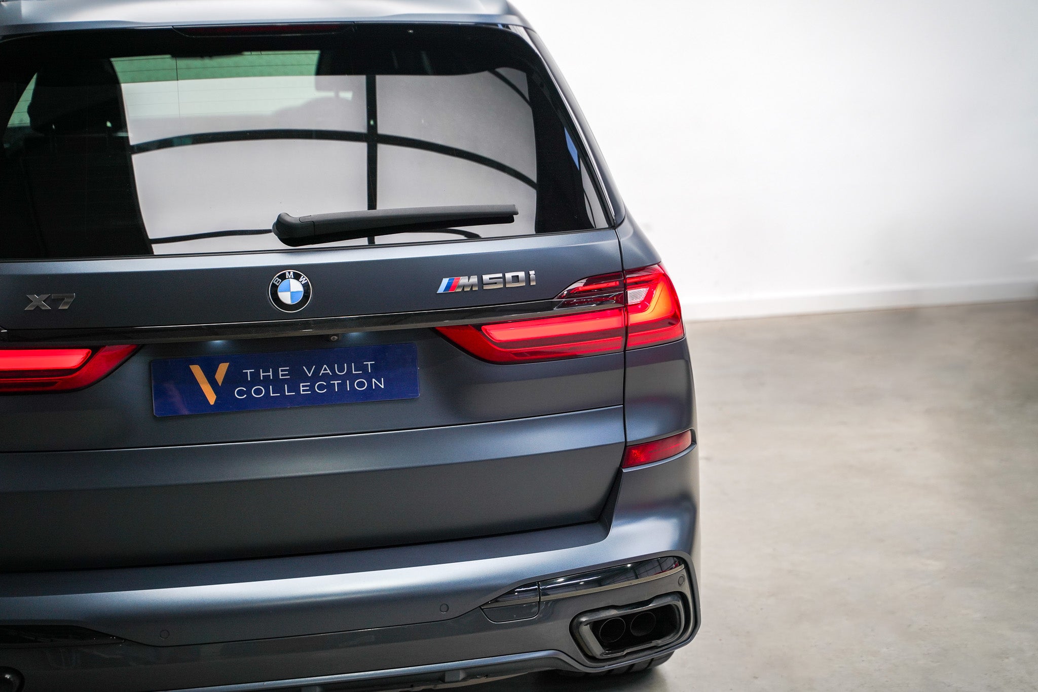 2020 BMW X7 M50i Dark Shadow Edition
