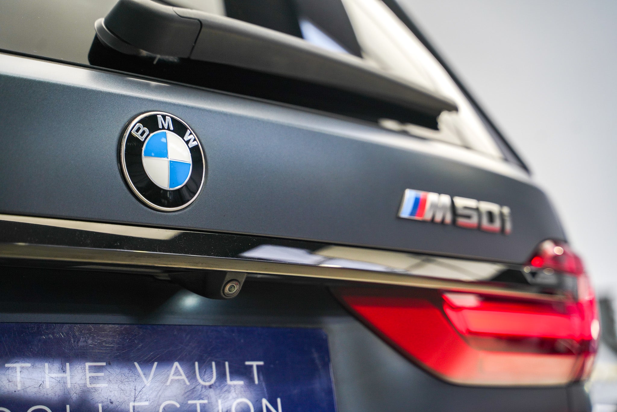 2020 BMW X7 M50i Dark Shadow Edition