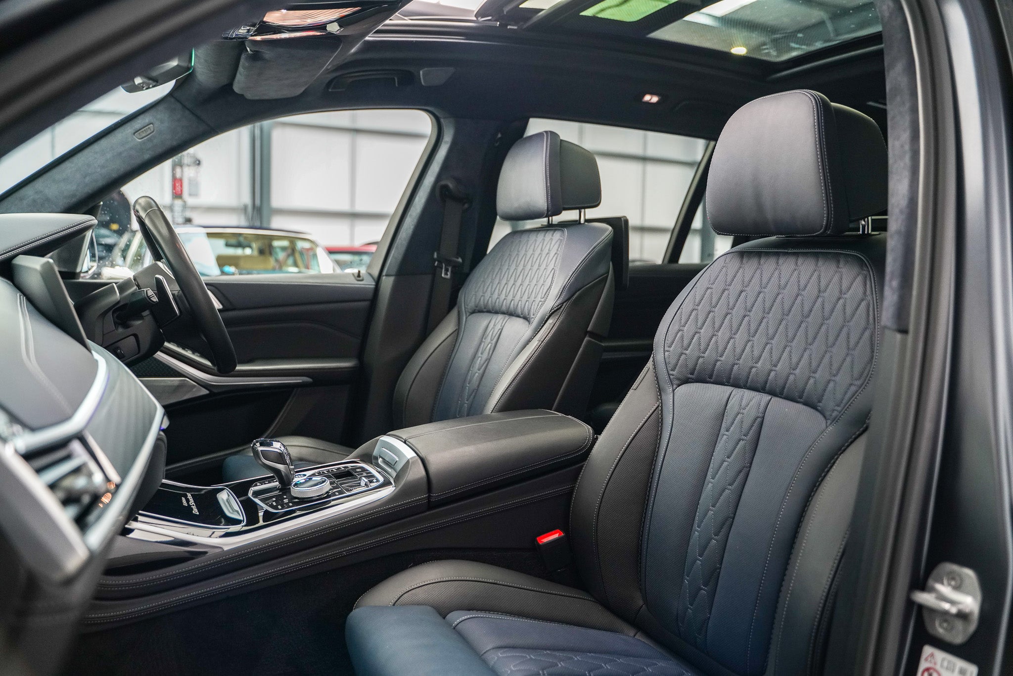 2020 BMW X7 M50i Dark Shadow Edition