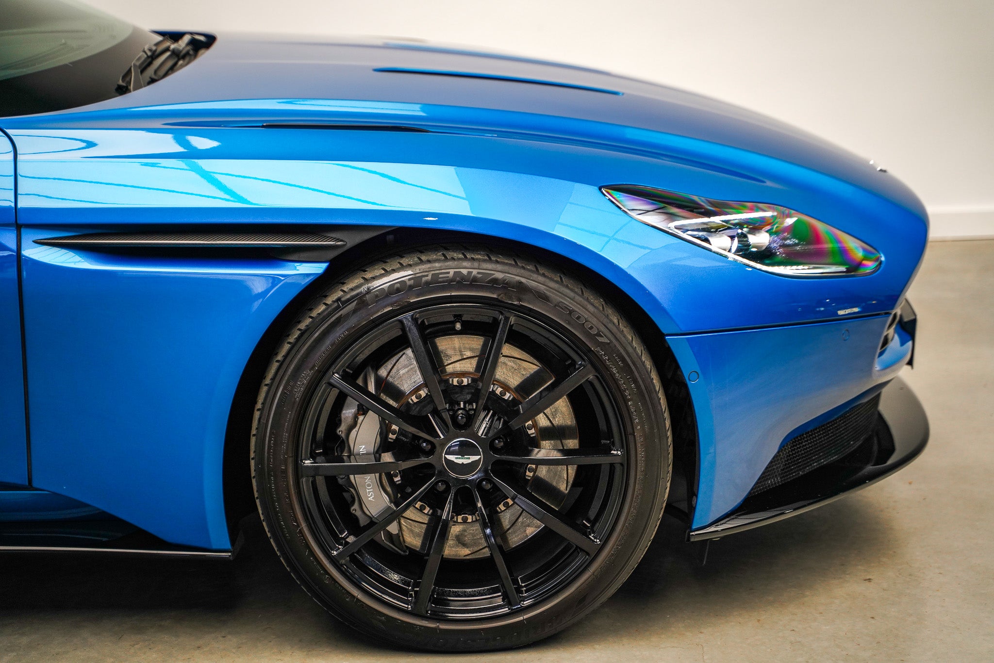 2019 Aston Martin DB11 AMR