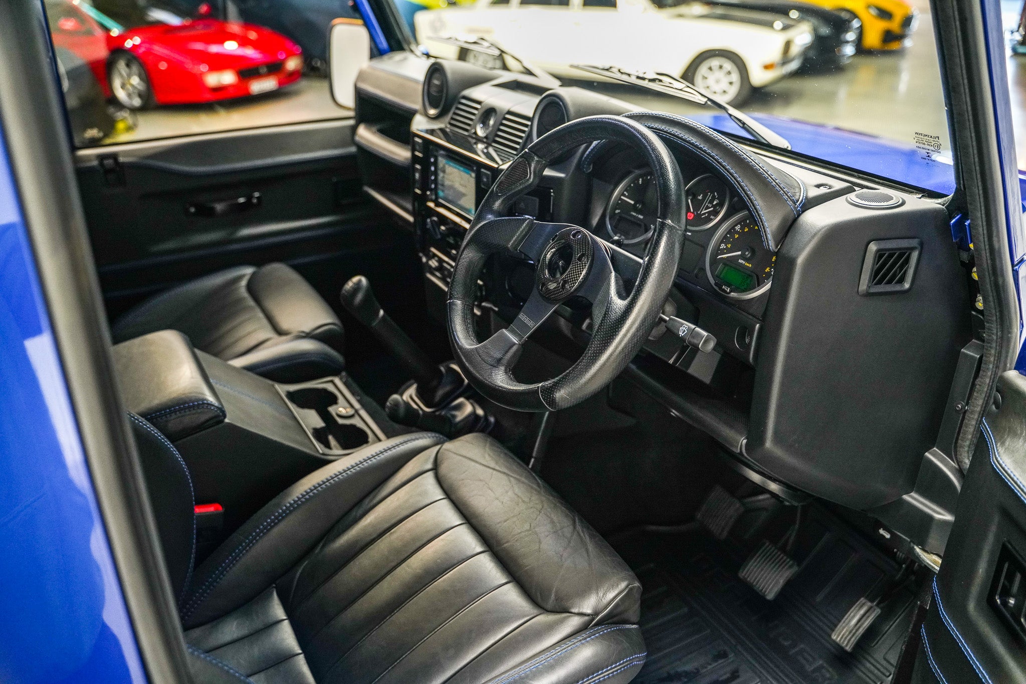 2015 "Urban Truck" Land Rover Defender 90 2.2 TDCi XS