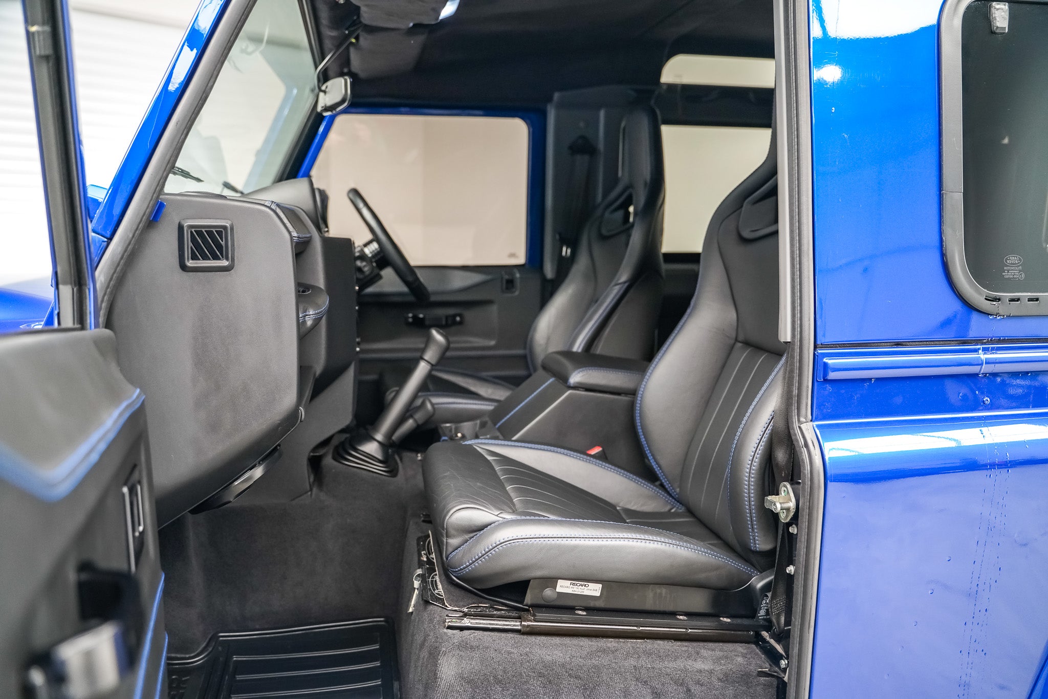 2015 "Urban Truck" Land Rover Defender 90 2.2 TDCi XS