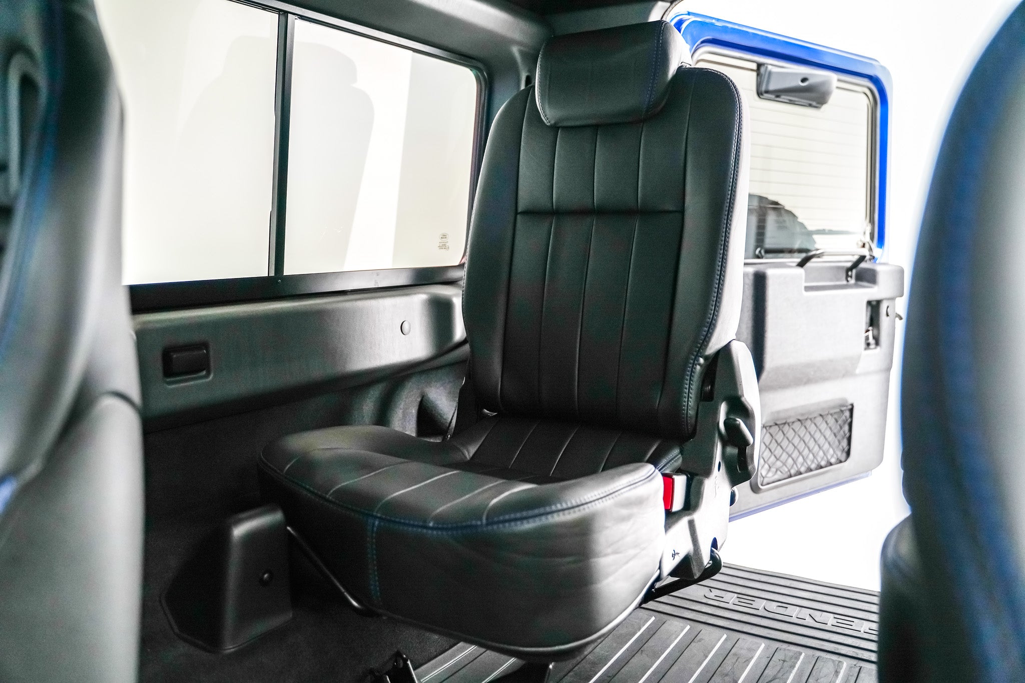 2015 "Urban Truck" Land Rover Defender 90 2.2 TDCi XS