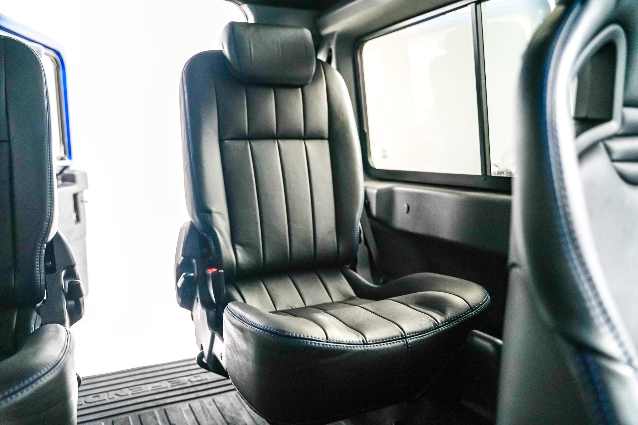 2015 "Urban Truck" Land Rover Defender 90 2.2 TDCi XS