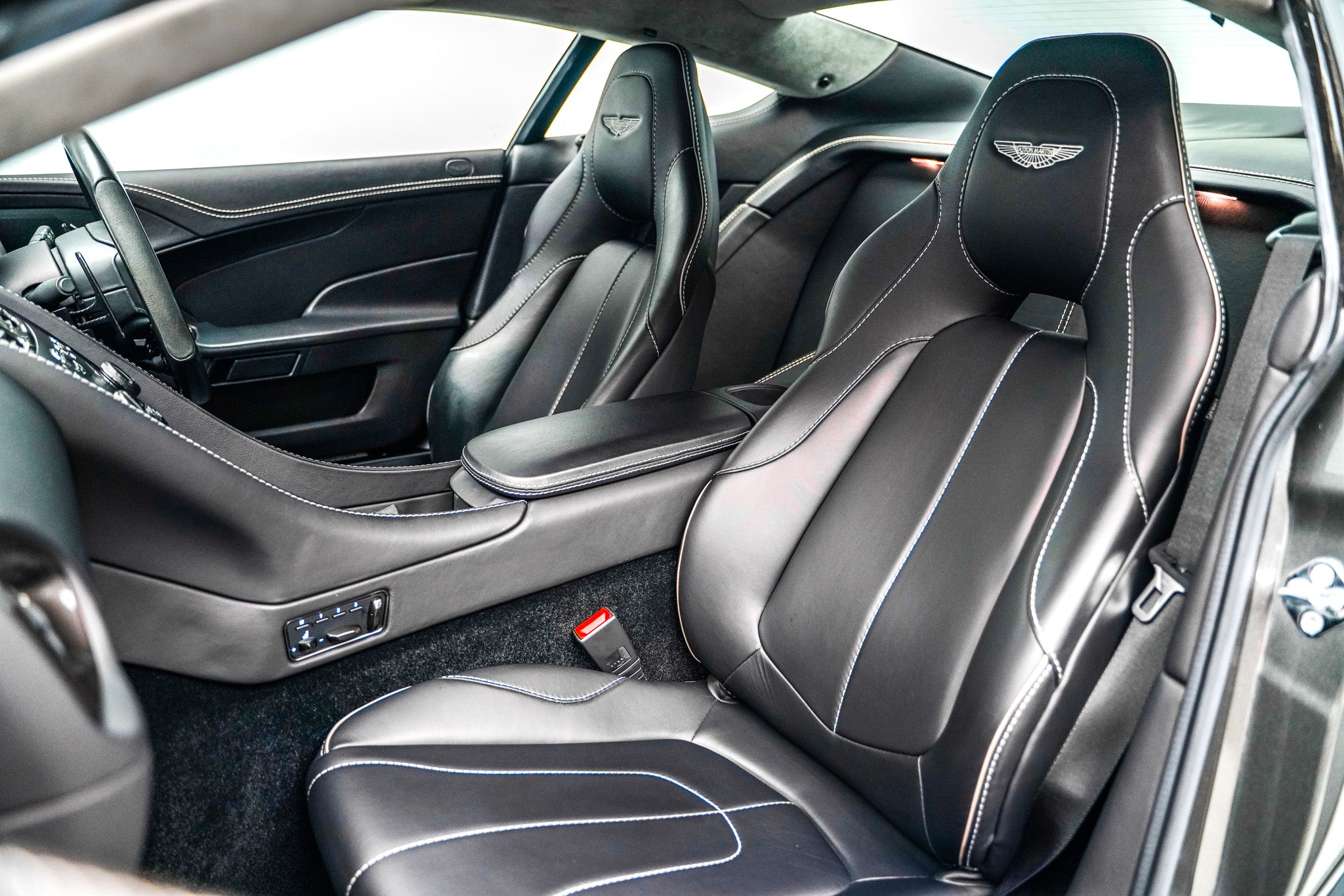 2017 Aston Martin V12 Vanquish S