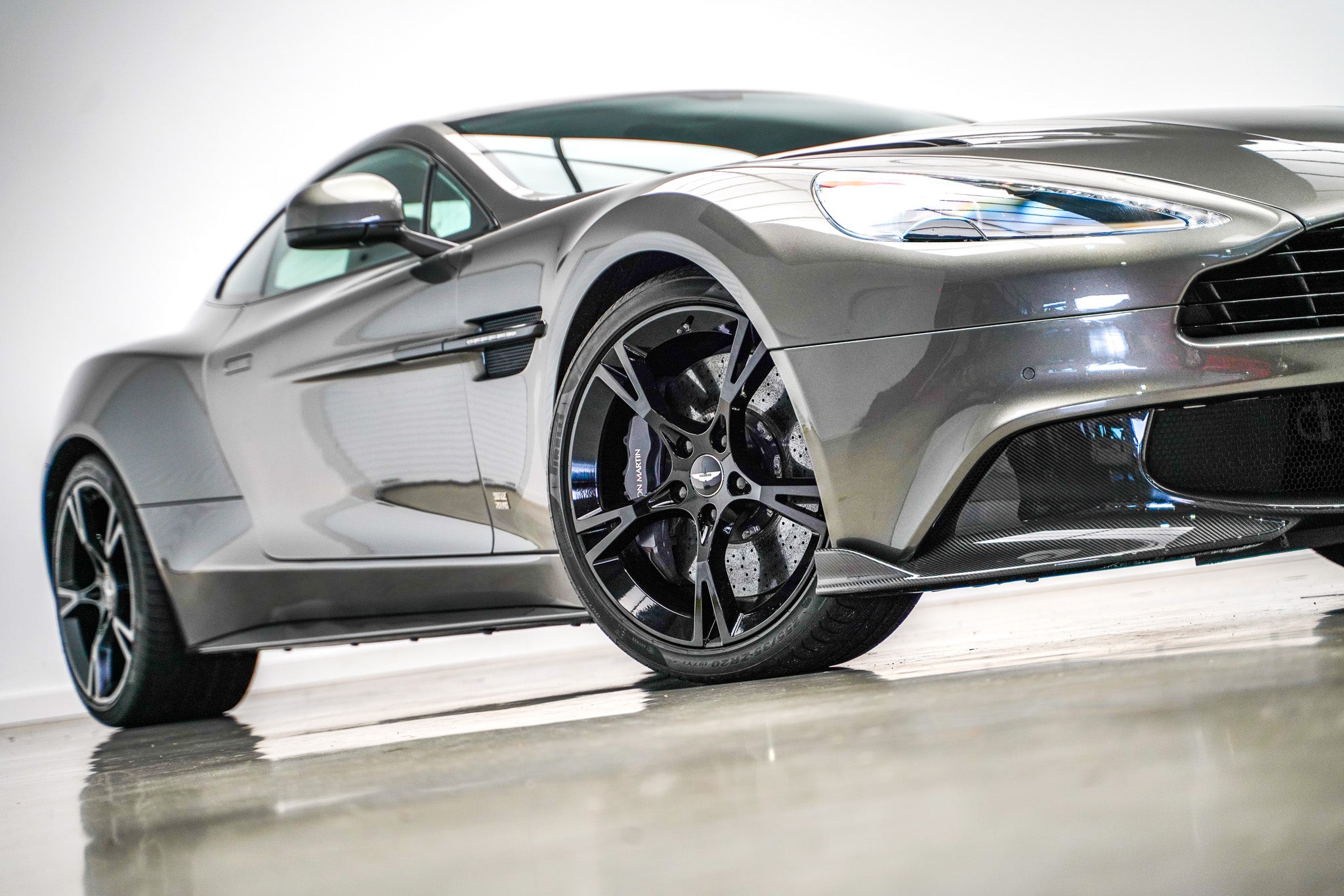 2017 Aston Martin V12 Vanquish S